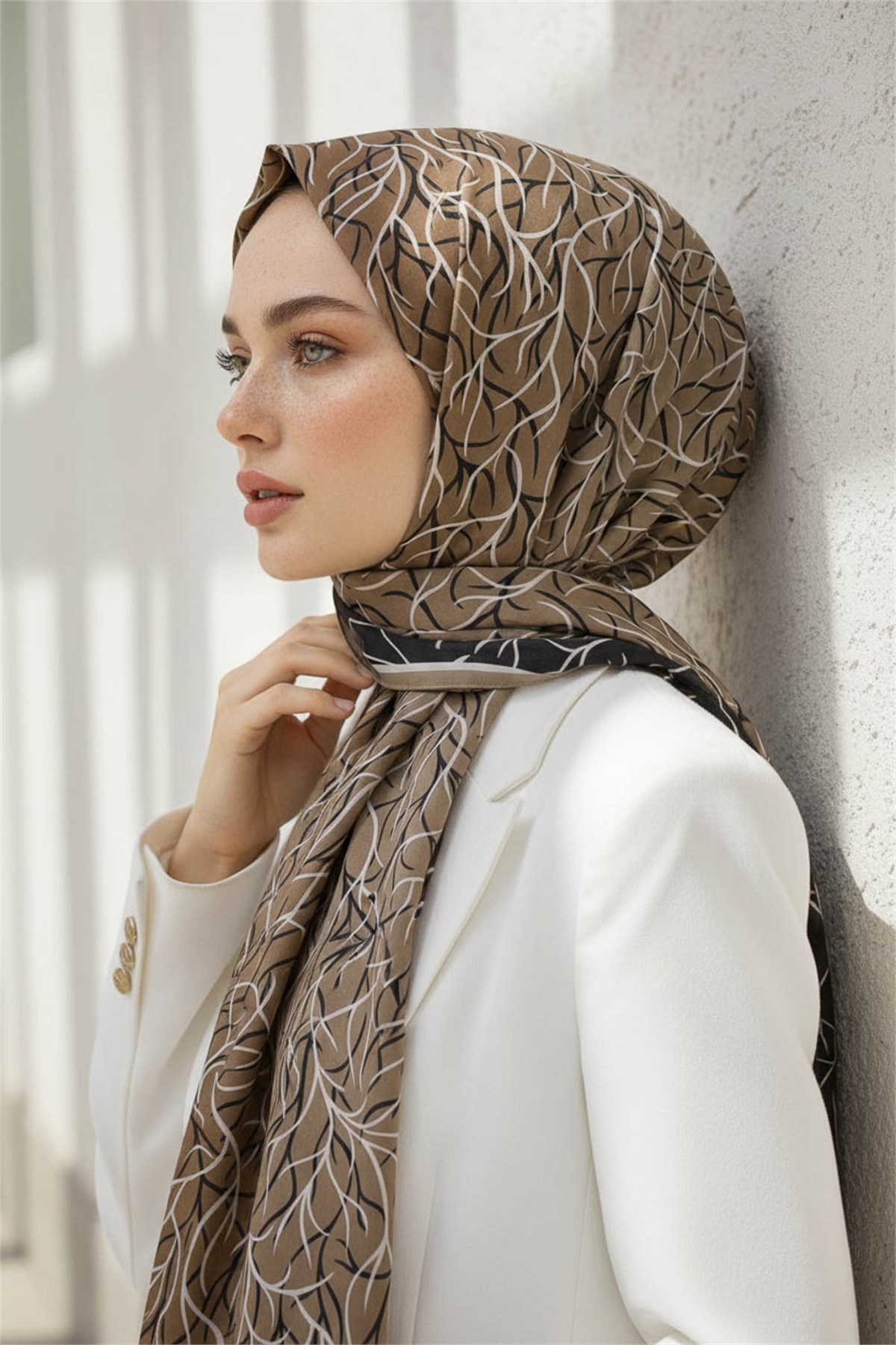 KREP GEOMETRİK DESENLİ BEJ RENKLİ 75X195 KIRIŞMAZ ŞAL