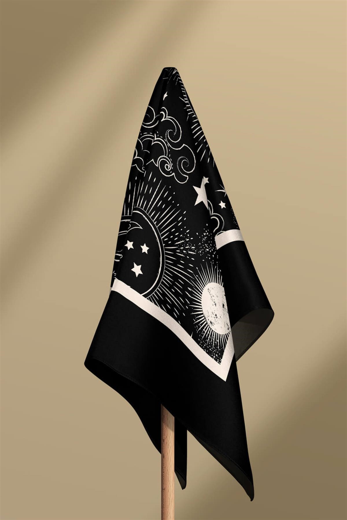 Violla Moon Bandana