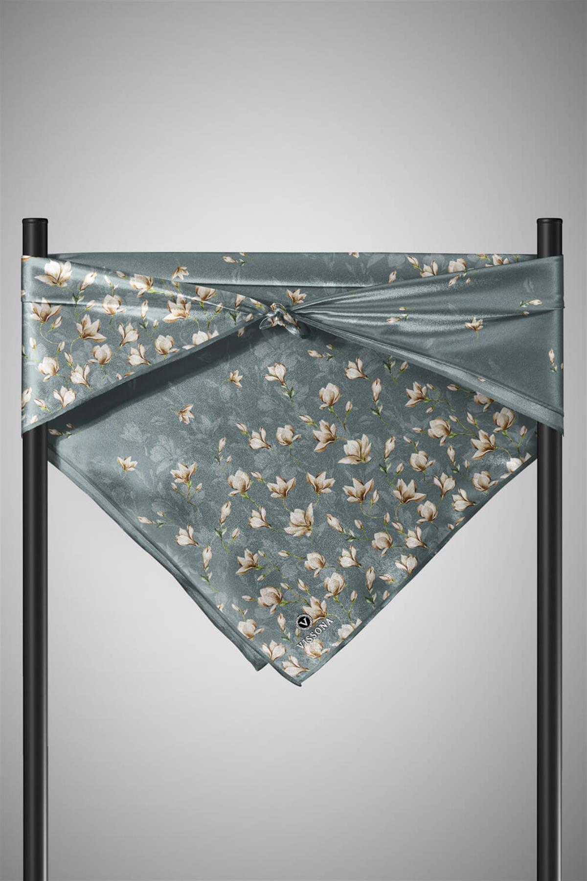 %100 Twill İpek Çiçek Desenli Mint Yeşili Renkli 90x90 Eşarp Dikim Şekli : El Dikişi