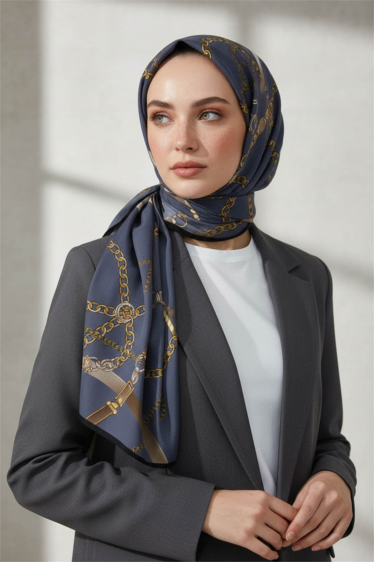 KREP ZİNCİRLİ KEMER DESENLİ FÜME RENKLİ 75X195 KIRIŞMAZ ŞAL