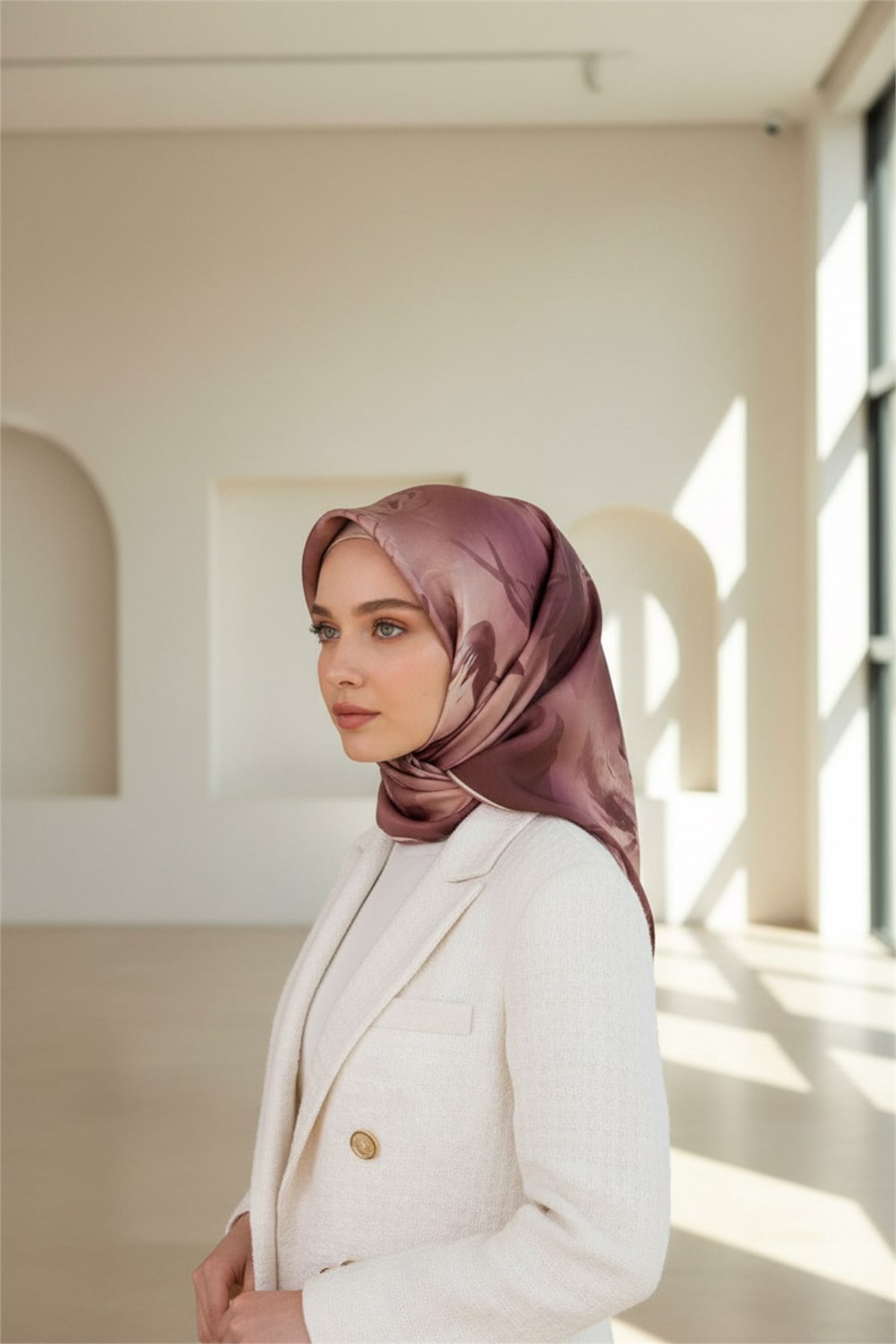 100% Twill İpek Çiçek Desenli Pudra Renkli 90x90 Dikim Şekli : El Dikişi Eşarp