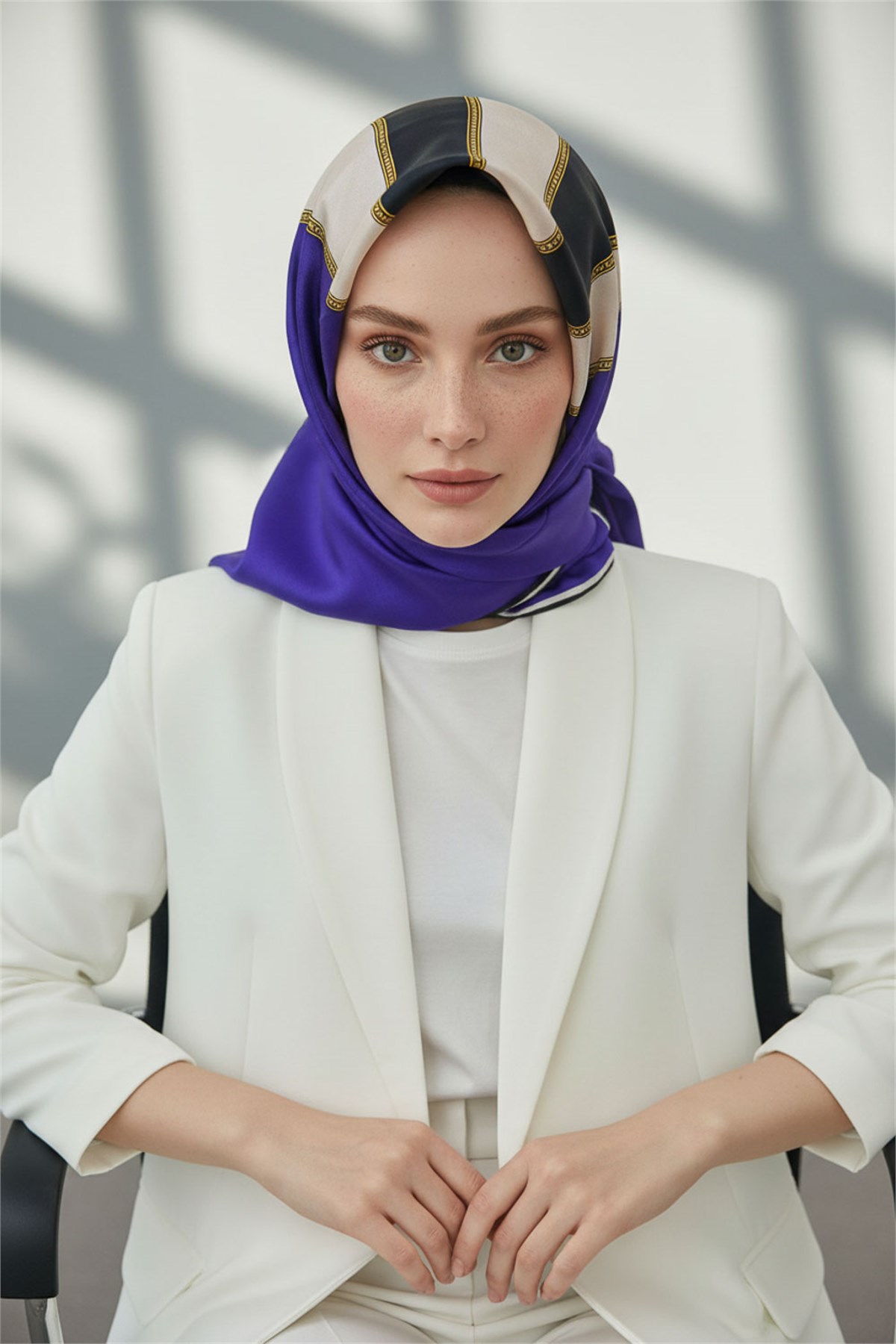 %100 Twill İpek Eşarp 90x90 Çizgili Barok Detaylı El Dikişli Kadın Eşarp