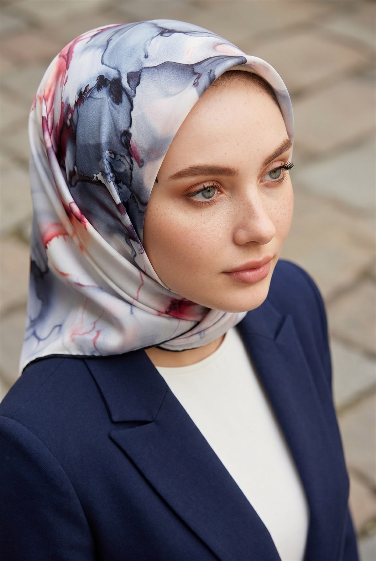 %100 Twill İpek Batik Çiçek Desenli İndigo - Bakır Renkli 90x90 Eşarp Kenar Dikiş Şekli El Dikişli