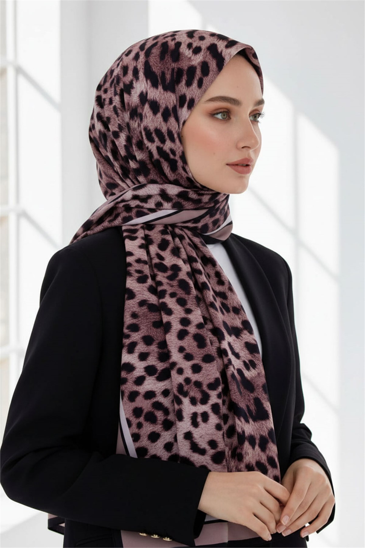 KREP LEOPAR DESENLİ PUDRA RENKLİ 75X195 KIRIŞMAZ ŞAL