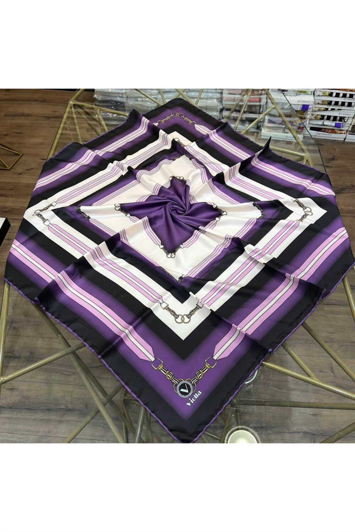 Twill Kemer Desenli Mor Renkli 90x90 Eşarp (İpek İçermez) Dikim Şekli : El Dikişi