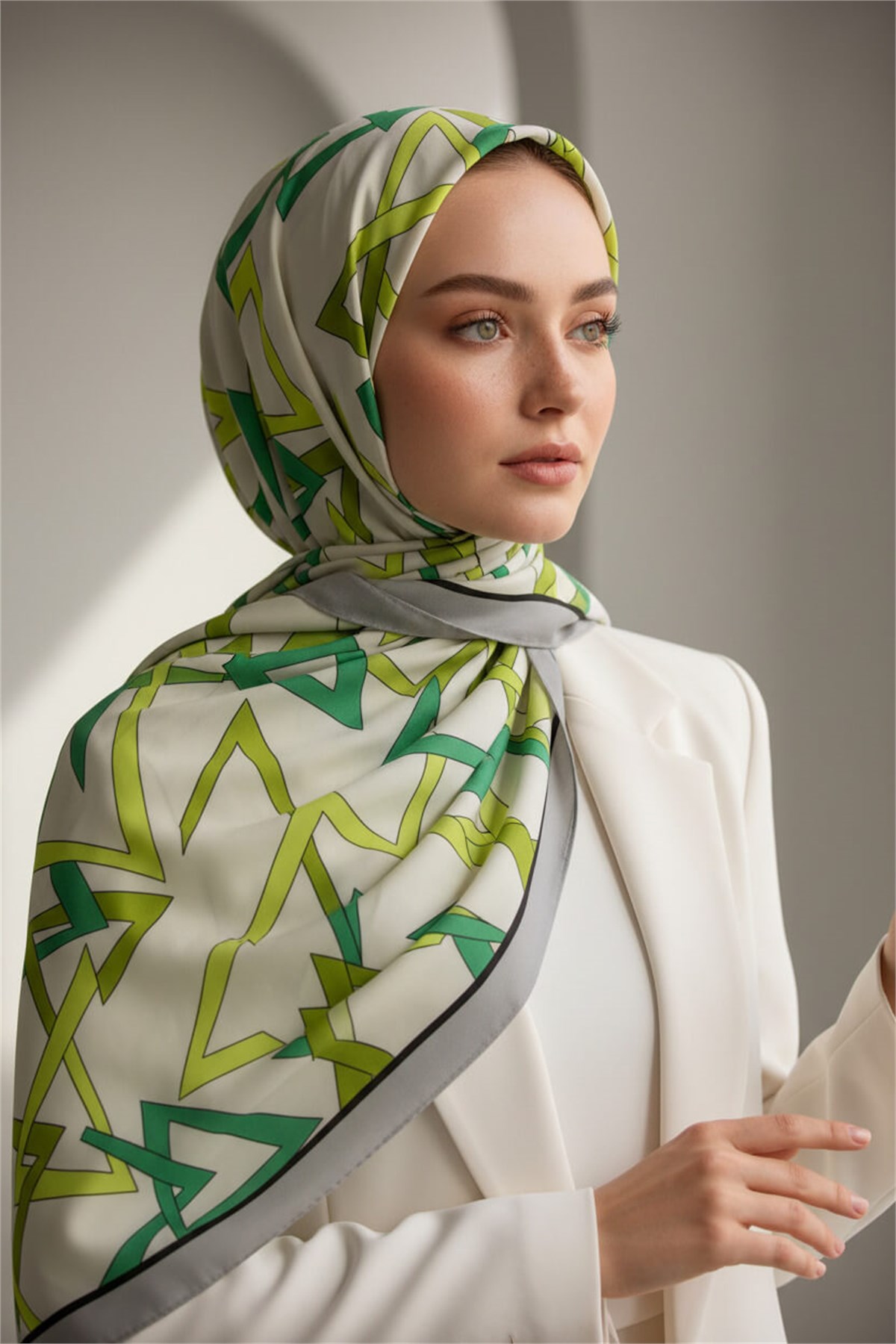 KREP GEOMETRİK DESENLİ FISTIK YEŞİLİ RENKLİ 75X195 KIRIŞMAZ ŞAL