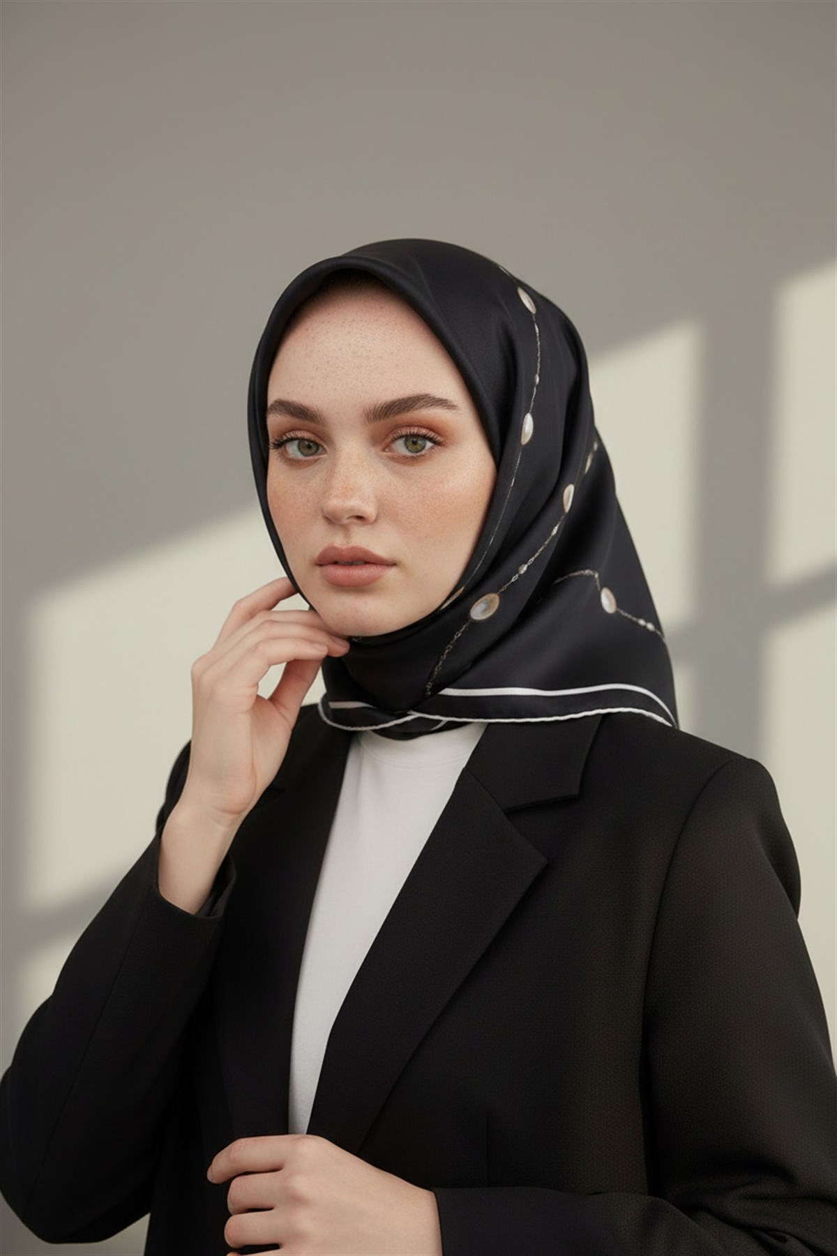 %100 Twill İpek İnci Desenli 90x90 Eşarp Dikim Şekli : El Dikişi