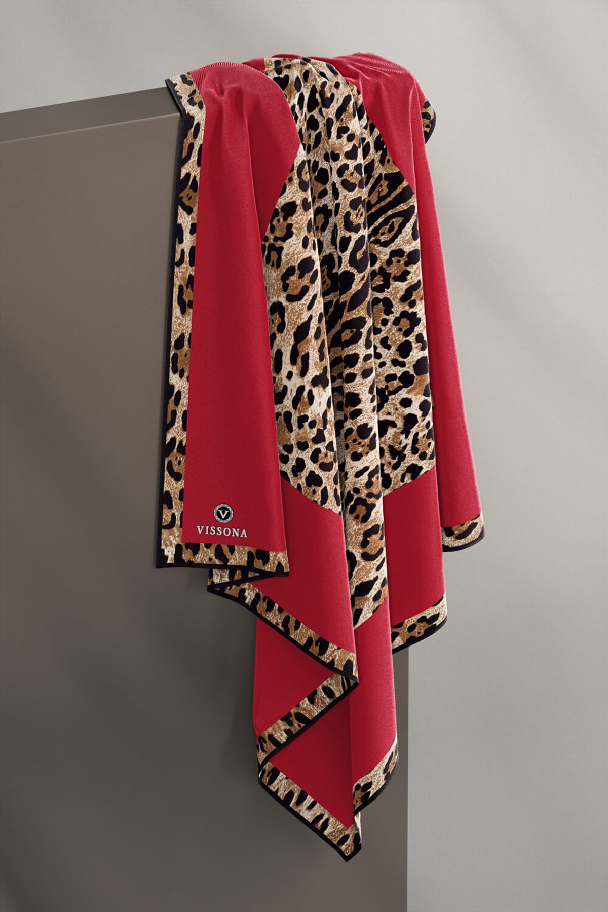 %100 Twill İpek Leopar Desenli Kırmızı Renkli 90x90 Eşarp Dikim Şekli : El Dikişi