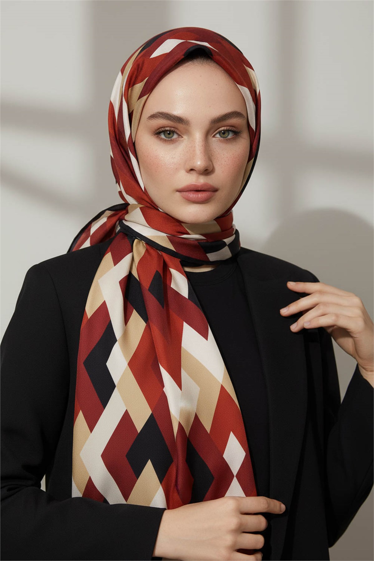 KREP GEOMETRİK DESENLİ BORDO - SİYAH RENKLİ 75X195 KIRIŞMAZ ŞAL