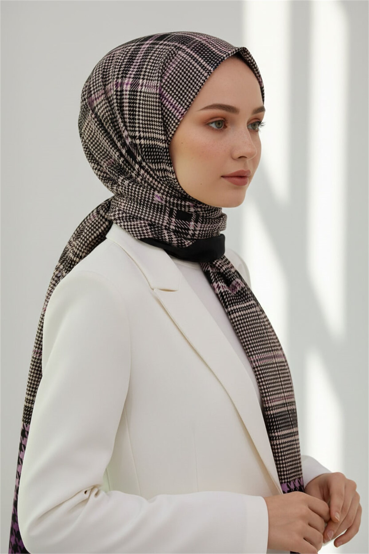 KREP EKOSELİ KAZAYAK DESENLİ LİLA RENKLİ 75X195 KIRIŞMAZ ŞAL