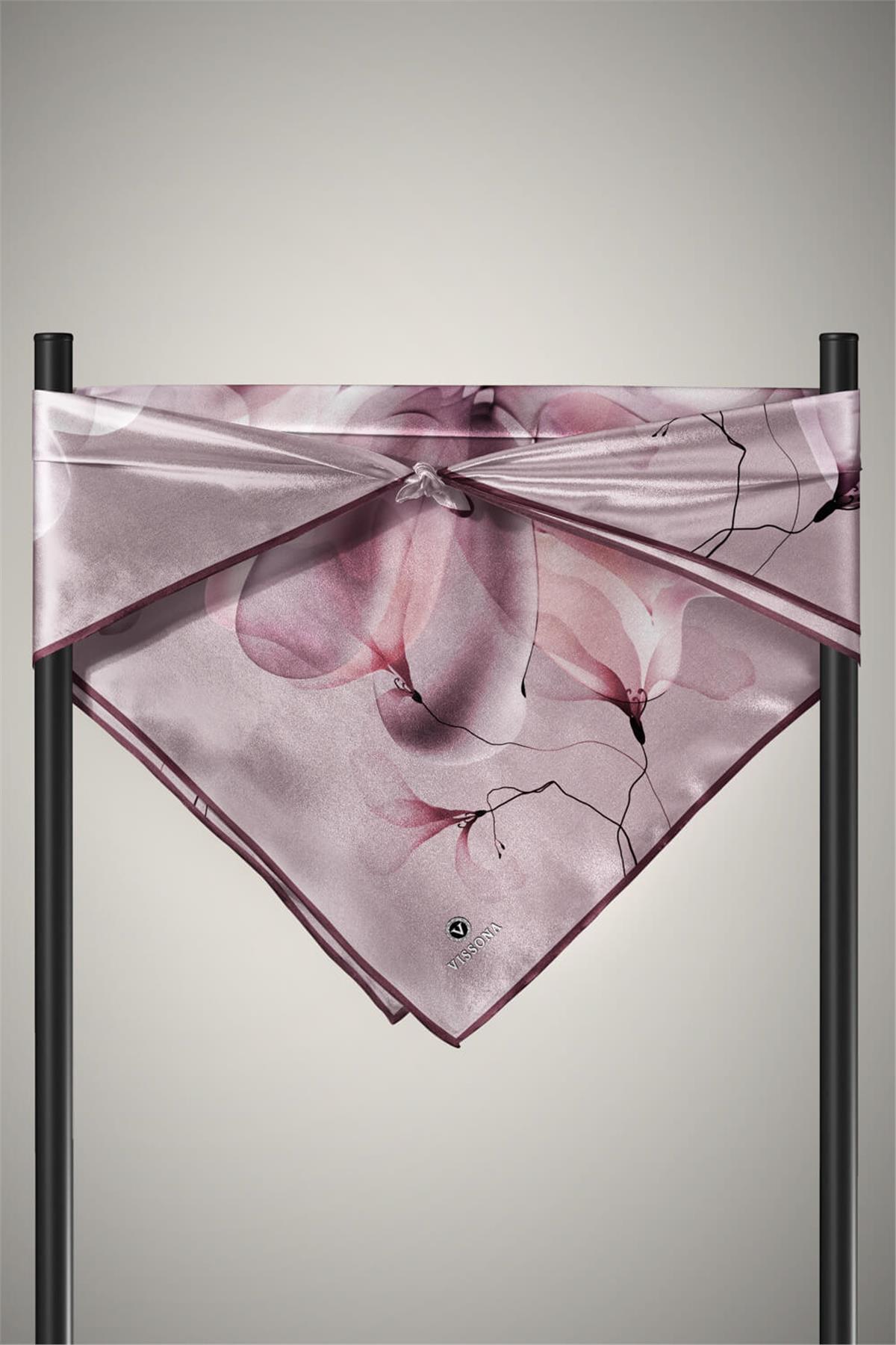 %100 Twill İpek Büyük Çiçek Desenli Pudra - Gül Kurusu Renkli 90x90 Eşarp Dikim Şekli : El Dikişi