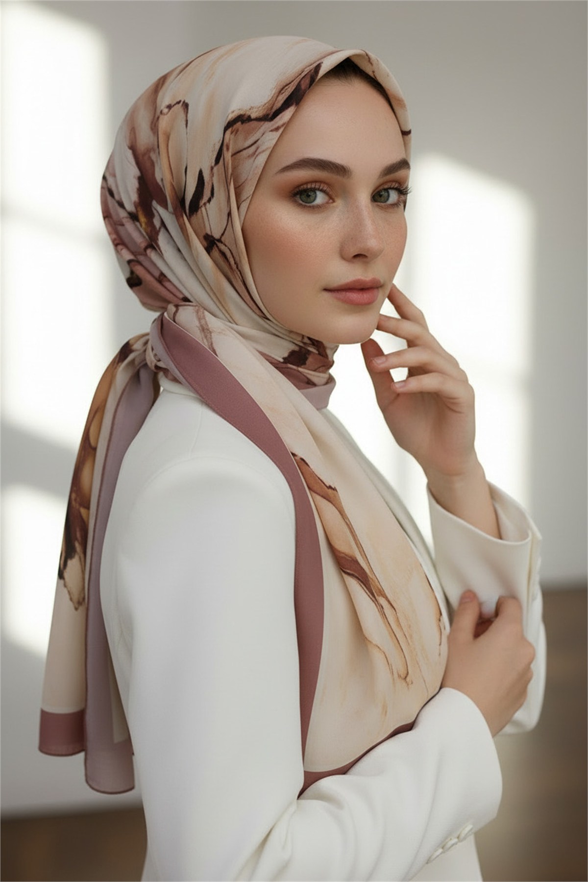 KREP BATİK DESENLİ PUDRA RENKLİ 75X195 KIRIŞMAZ ŞAL