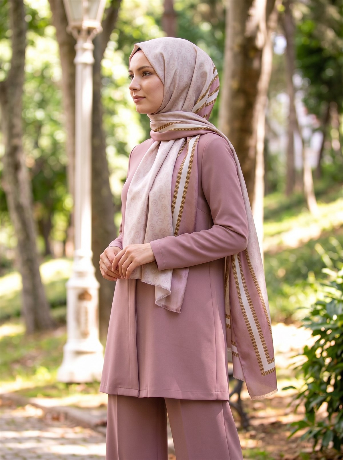 %100 Saf İpek Şal İnce Saten Vual Dokuma Monogram Ve Şerit Desenli 90x210 Şal