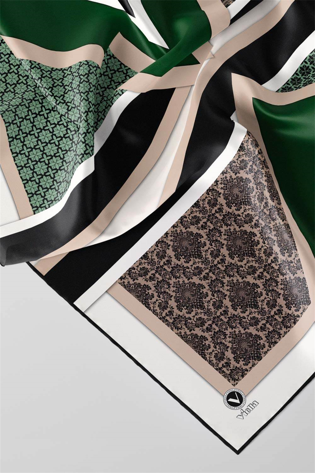 Twill Geometrik Barok Desenli Zümrüt Yeşili - Siyah Renkli 90x90 Eşarp (İpek İçermez) Kenar Dikiş Şekli El Dikişli