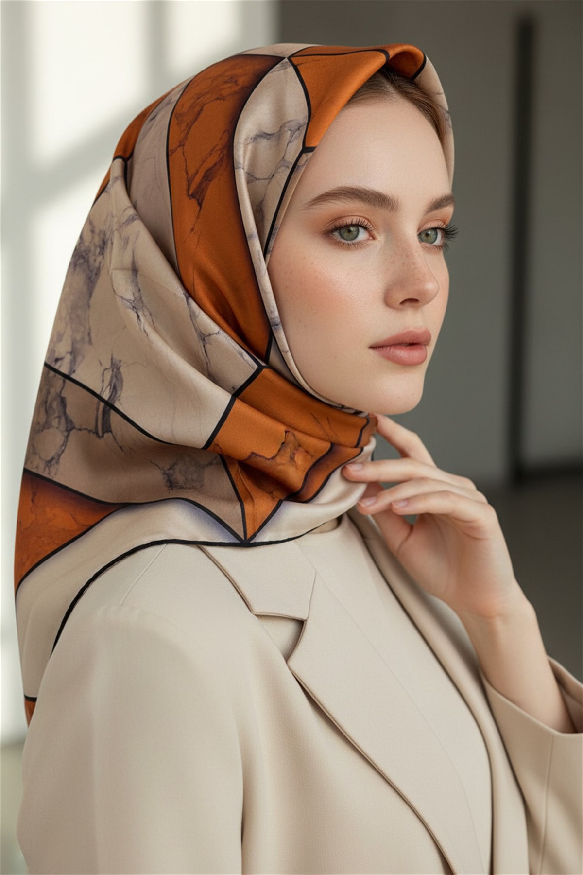 %100 Twill İpek Mermer Desenli Taba - Bej Renkli 90x90 Eşarp Dikim Şekli : El Dikişi