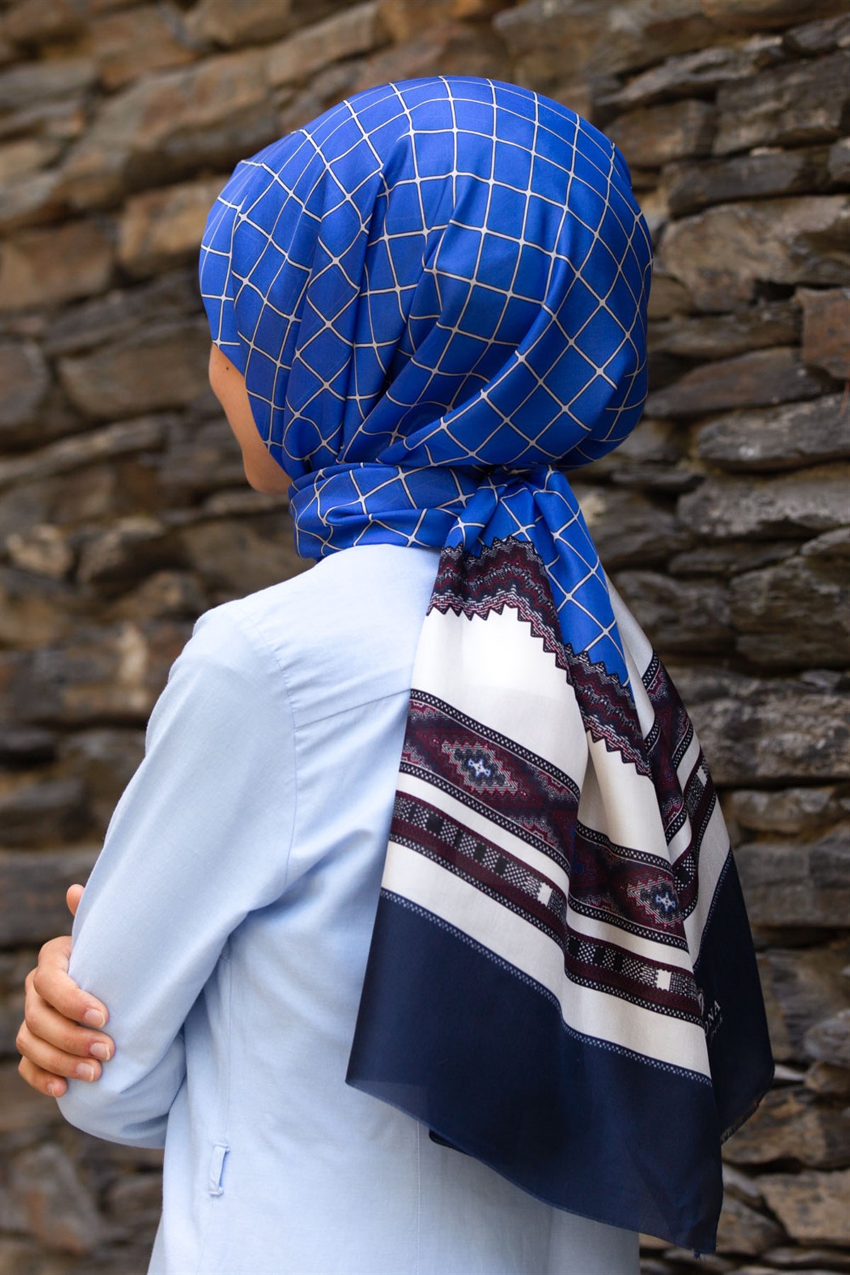 %100 İpek Etnik Desenli Saks - Lacivert Renkli 92x210 Şal