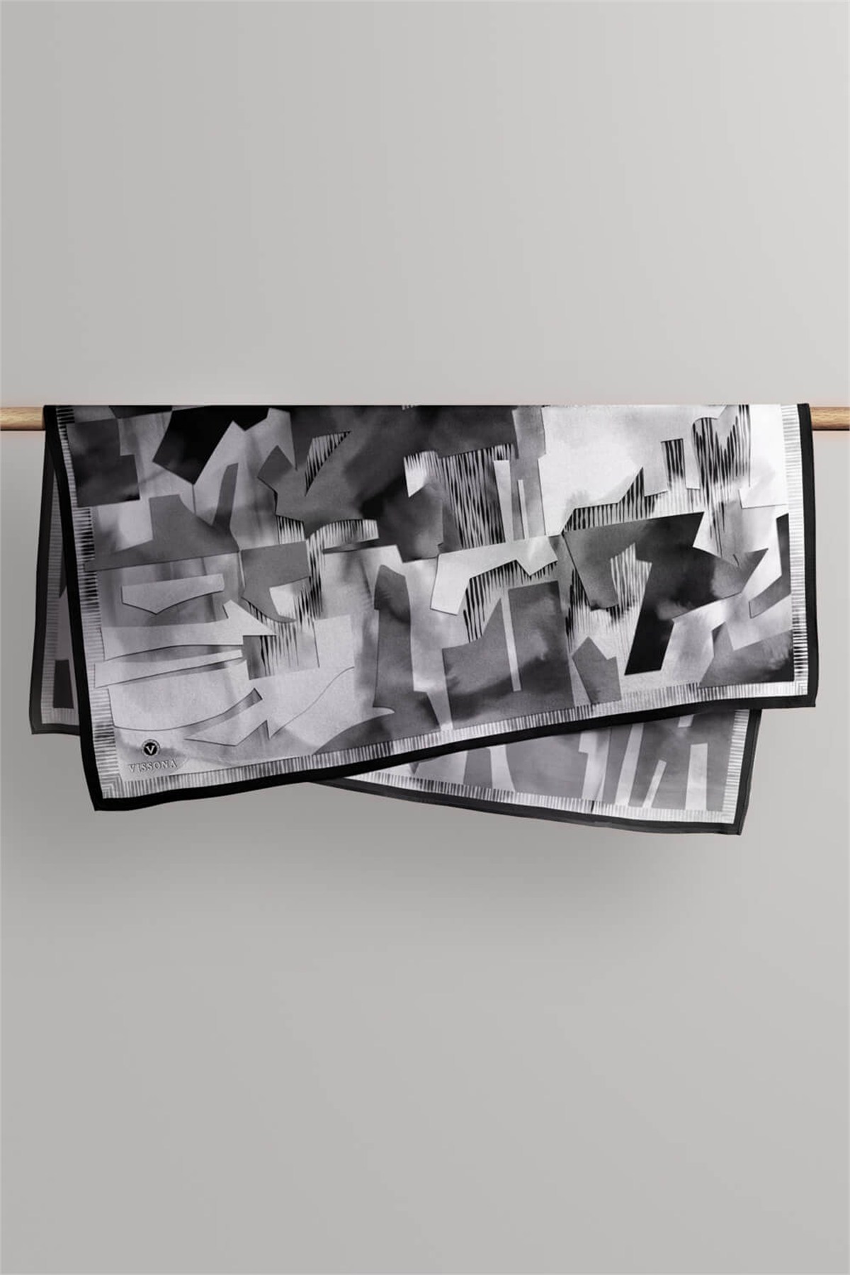 %100 Twill İpek Geometrik Desenli Siyah - Beyaz Renkli 90x90 Eşarp Dikim Şekli : El Dikişi