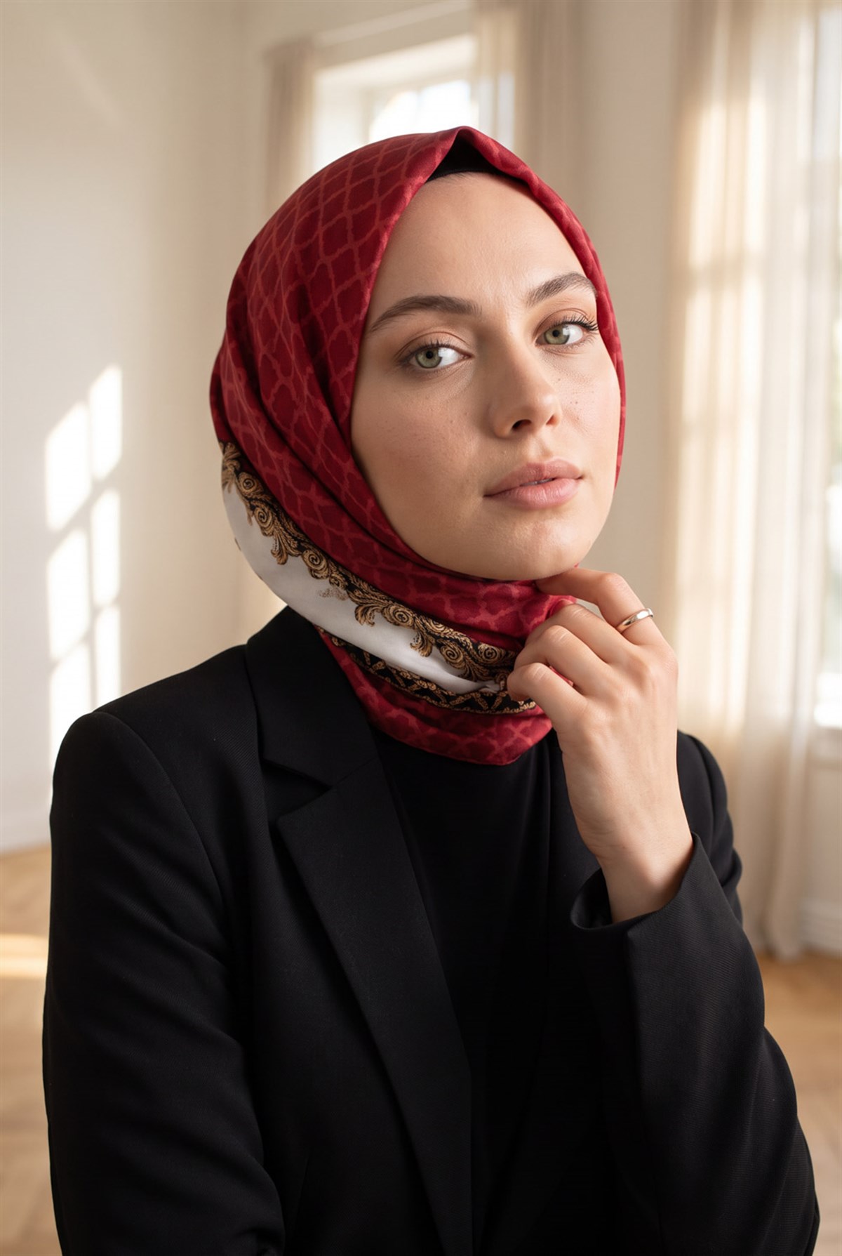 %100 Saf İpek Şal İnce Saten Vual Dokuma Yaprak Desenli Kırmızı - Gold Renkli 90x210 Şal