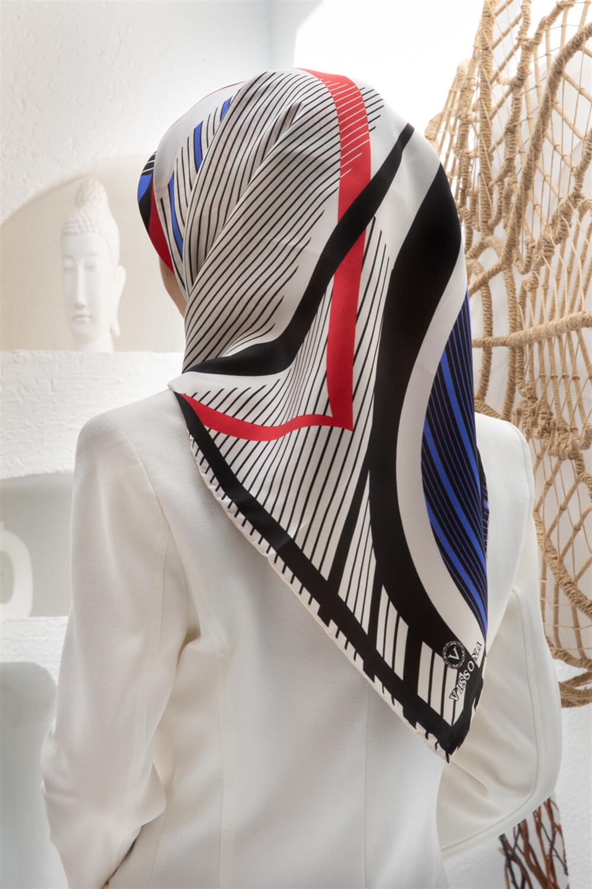 %100 Twill İpek Çizgili Geometrik Desenli Beyaz - Saks Renkli 90x90 Eşarp Dikim Şekli : El Dikişi