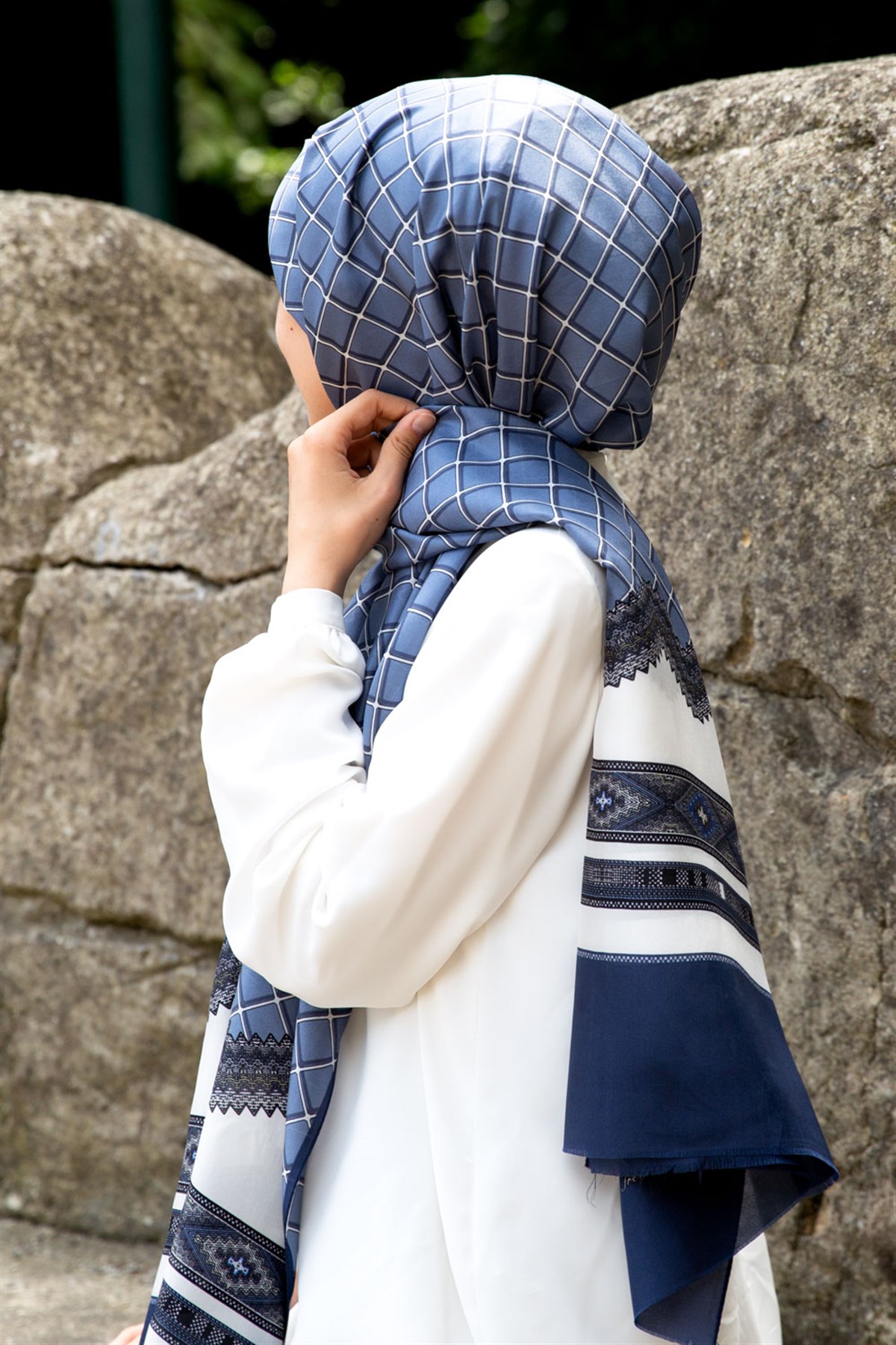 %100 İpek Etnik Desenli Bebe Mavisi - Lacivert Renkli 92x210 Şal