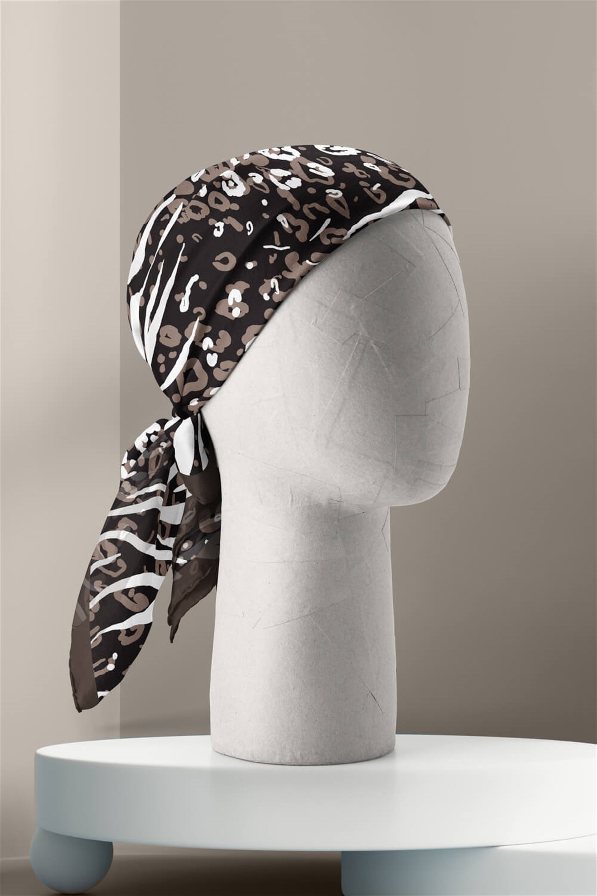 Violla Z21 Kadın Yaprak Desenli Bandana 50x50 Kahverengi Beyaz - DG0267