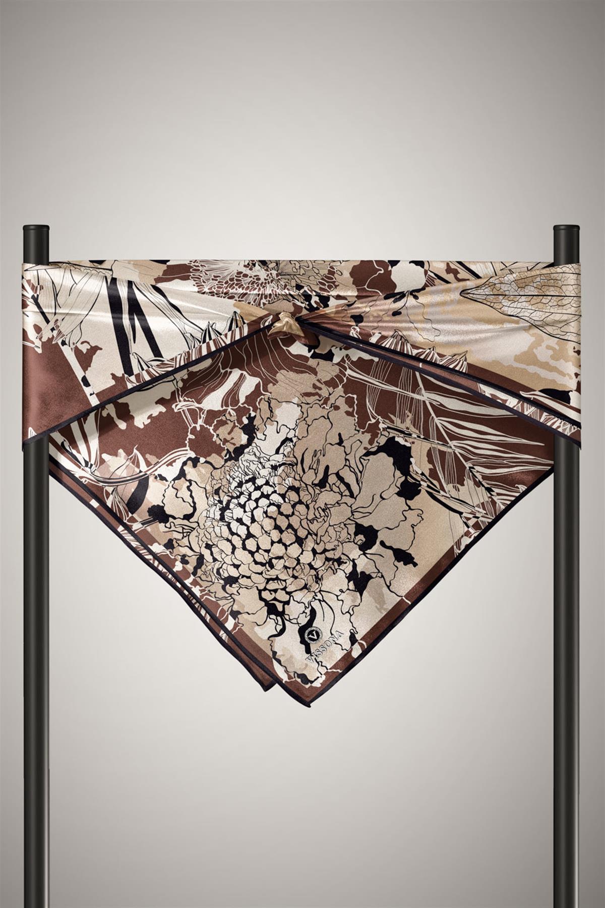 %100 Twill İpek Yaprak Desenli Kahverengi - Bej Renkli 90x90 Eşarp Dikim Şekli : El Dikişi