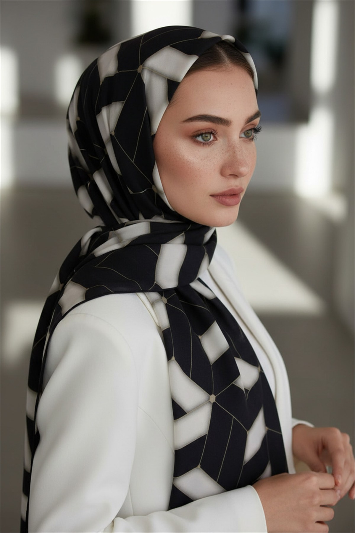 KREP GEOMETRİK DESENLİ KREM RENKLİ 75X195 KIRIŞMAZ ŞAL