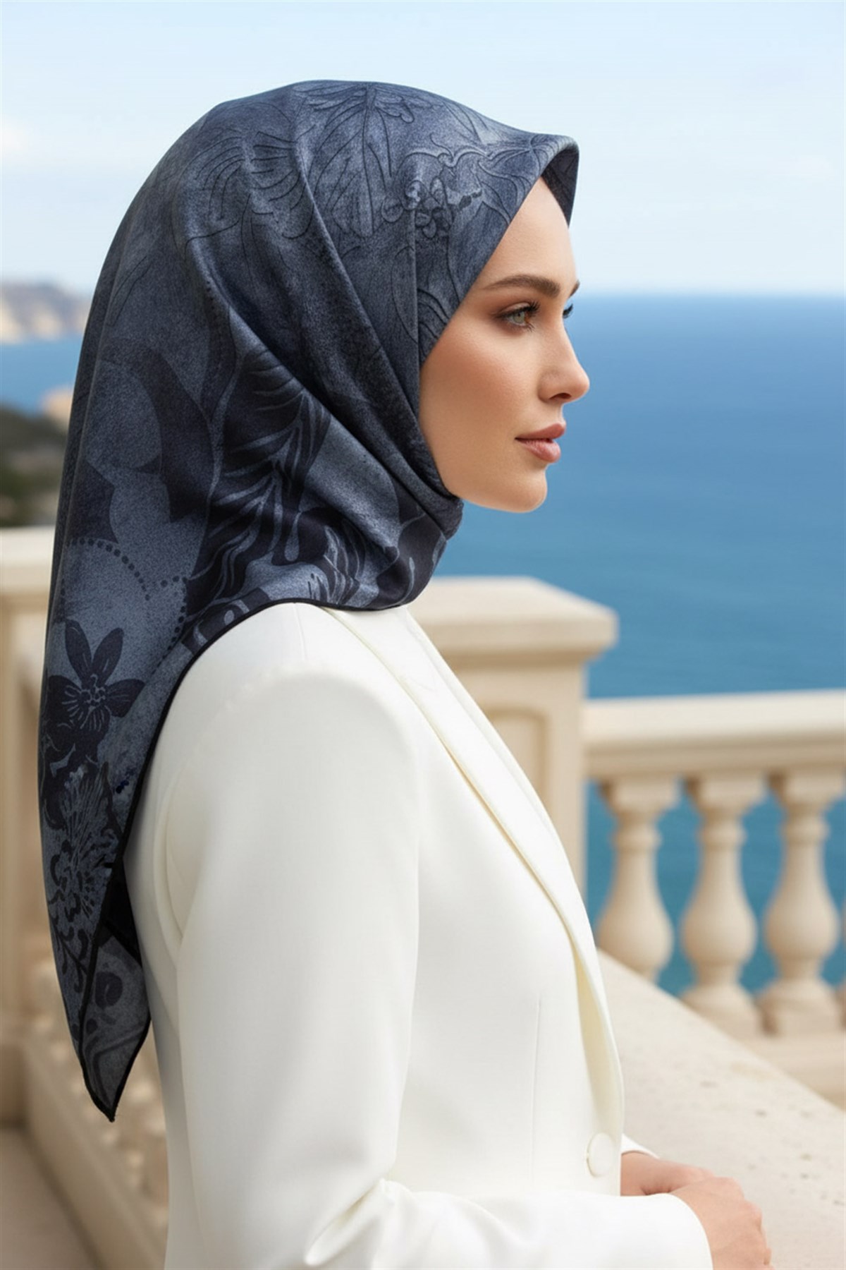 % 57 İpek % 43 Viskon Twill İpek Degradeli Yaprak  Desenli İndigo Renkli 90x90 Eşarp Dikim Şekli : El Dikişi