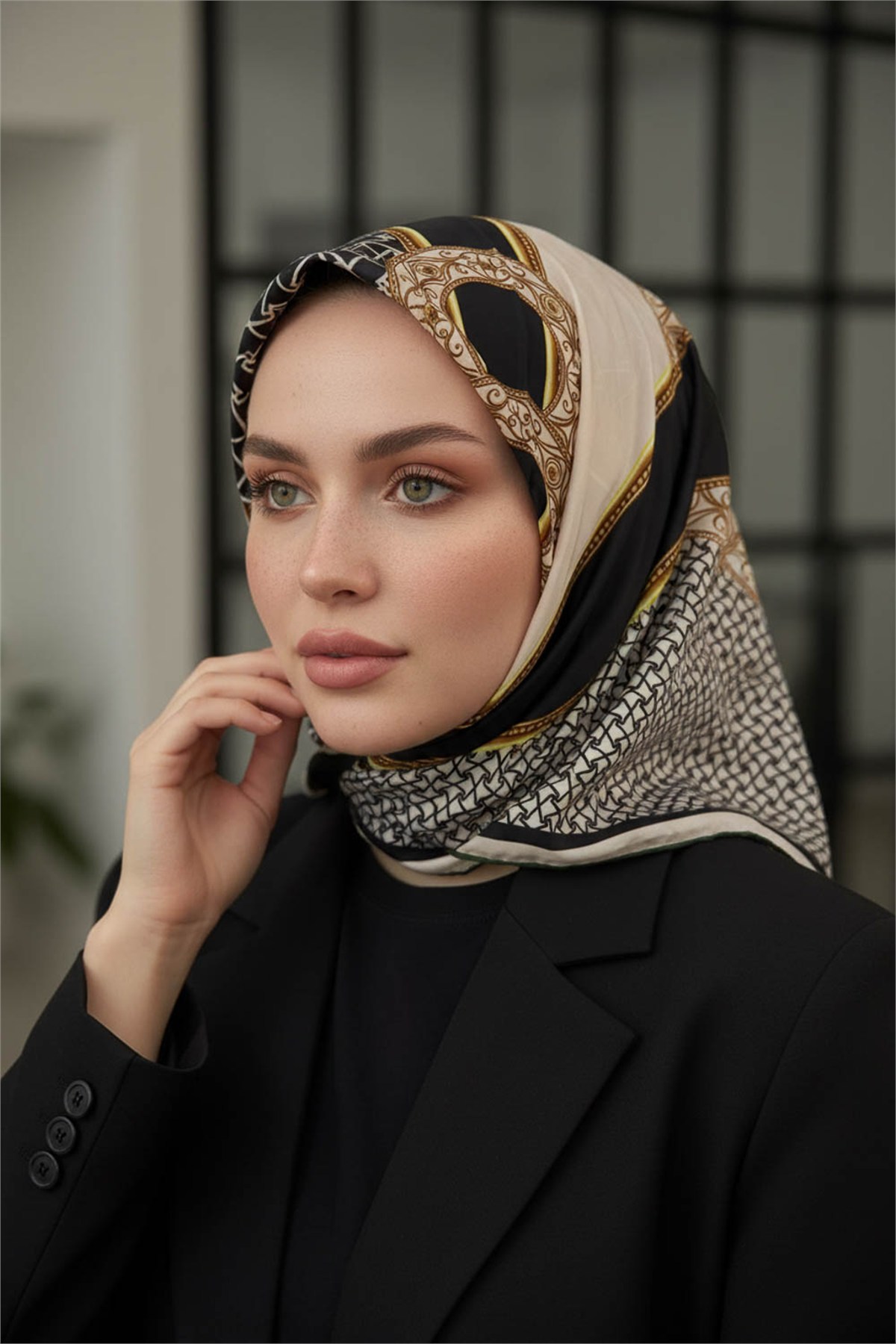 Kristal Çiçek Desenli Haki Renkli 90x90 Eşarp (İpek İçermez) Kenar Dikiş Şekli El Dikişli