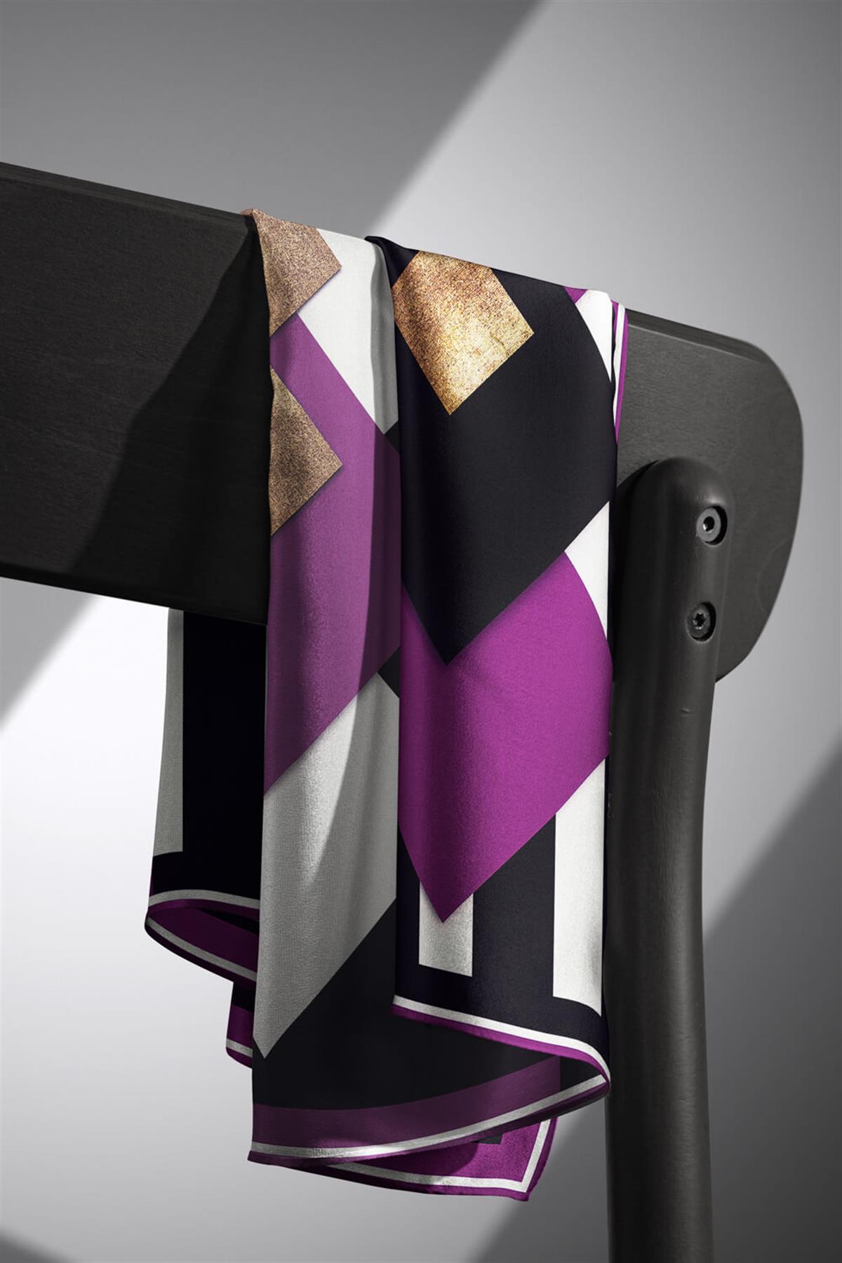 %100 Twill İpek Karo Desenli Mürdüm - Siyah Renkli 90x90 Eşarp Dikim Şekli : El Dikişi