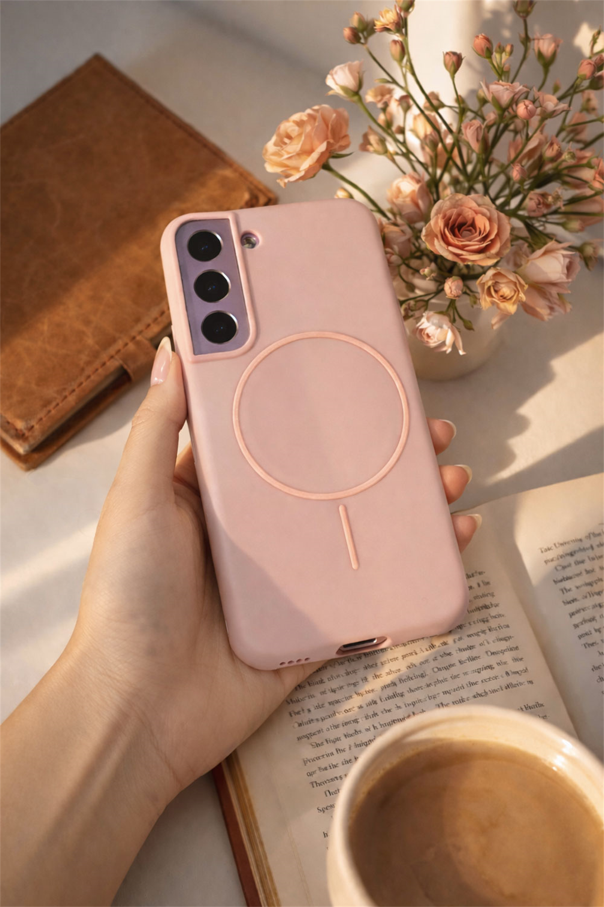 SAMSUNG Galaxy S22 Uyumlu İçi Kadife Magsafe Wireless Şarz Özellikli Pembe Renkli Telefon Kılıfı