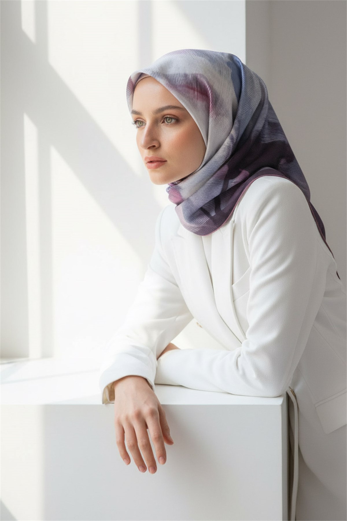 %100 Twill İpek Yaprak Desenli Pudra - Bebe Mavisi Renkli 90x90 Eşarp Dikim Şekli : El Dikişi