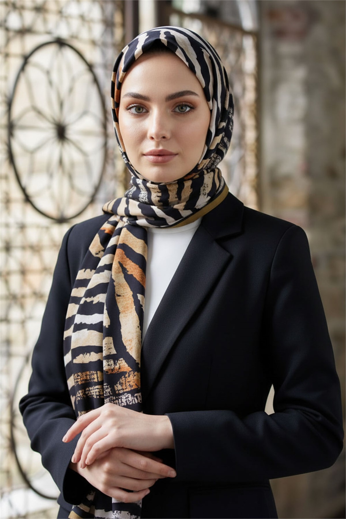 KREP ZEBRA DESENLİ TABA - SİYAH RENKLİ 75X195 KIRIŞMAZ ŞAL
