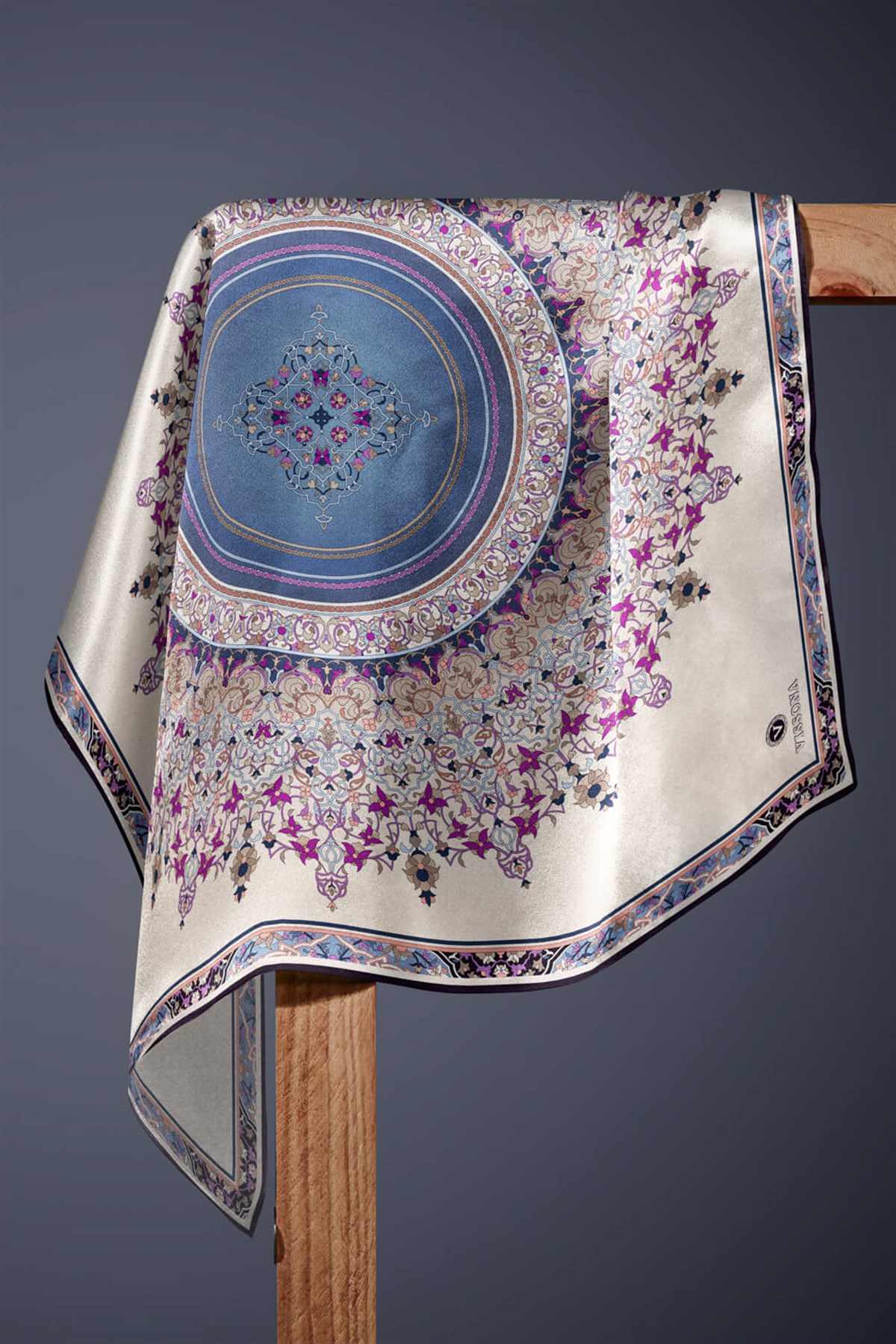 %100 Twill İpek Şal Desenli İndigo Renkli 90x90 Eşarp Dikim Şekli : El Dikişi