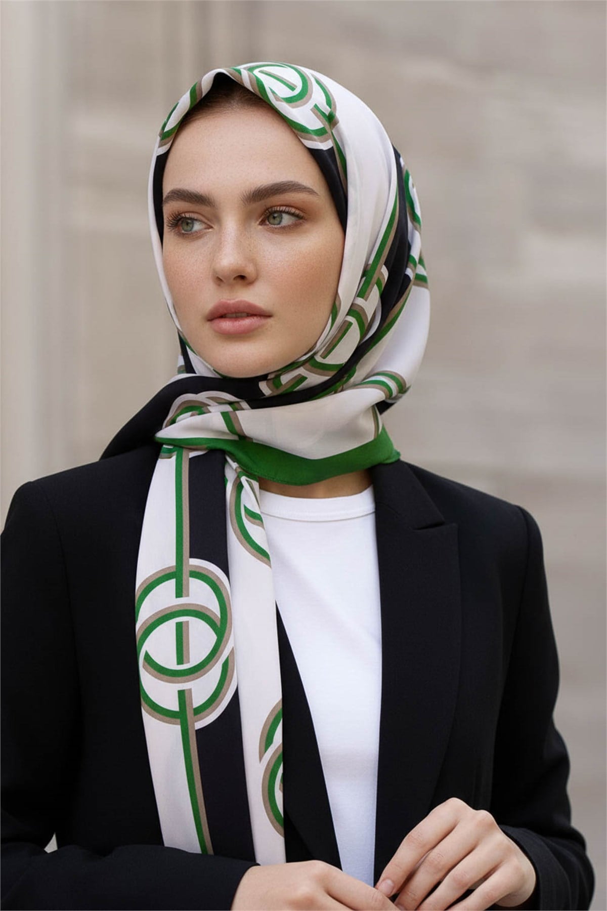 KREP ÇİZGİLİ DESENLİ ZÜMRÜT YEŞİLİ RENKLİ 75X195 KIRIŞMAZ ŞAL