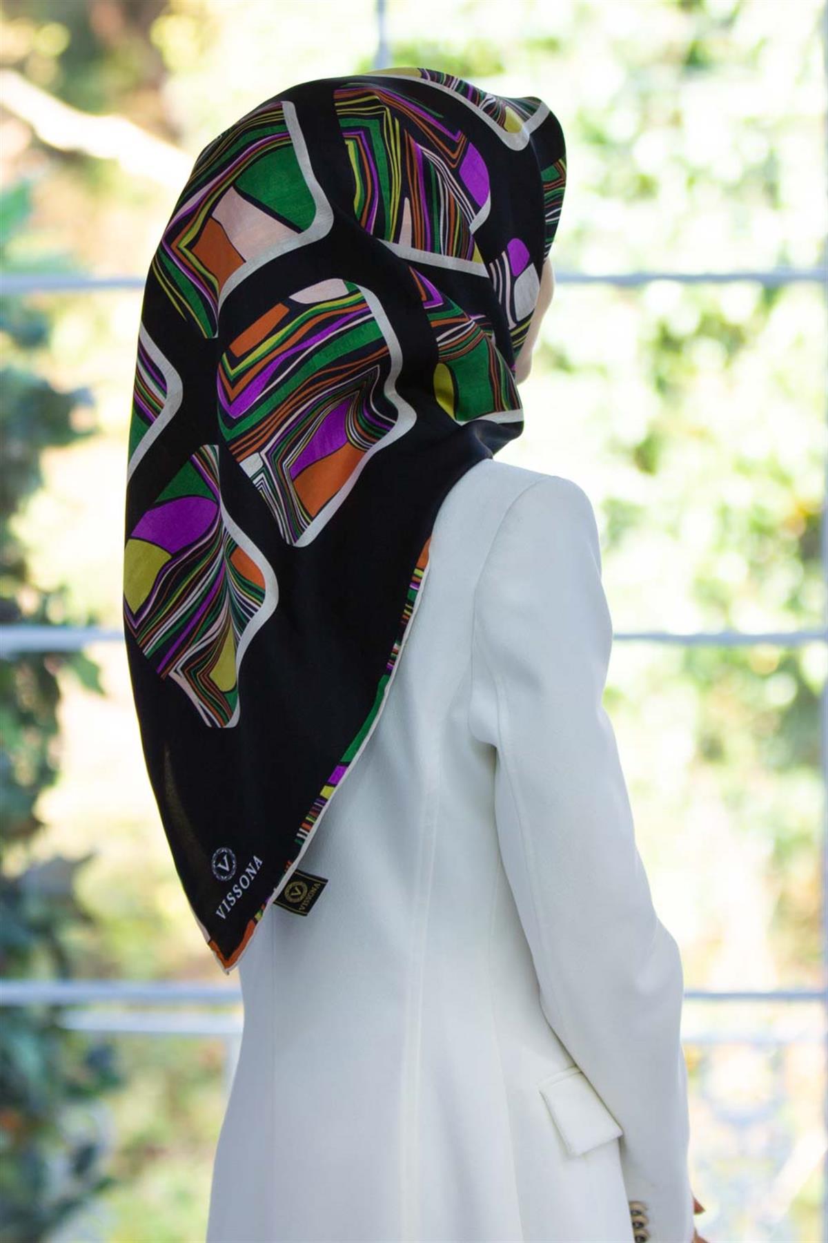 %100 Twill İpek Geometrik Kare Desenli Siyah - Zümrüt Yeşili Renkli 90x90 Eşarp Dikim Şekli : El Dikişi