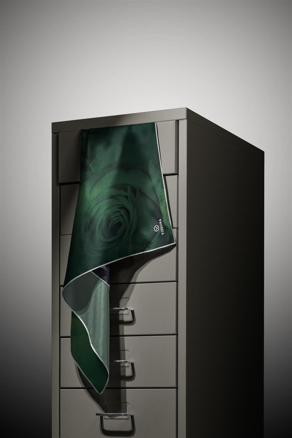 %100 Twill İpek Gül Desenli Haki - Zümrüt Yeşili Renkli 90x90 Eşarp Dikim Şekli : El Dikişi