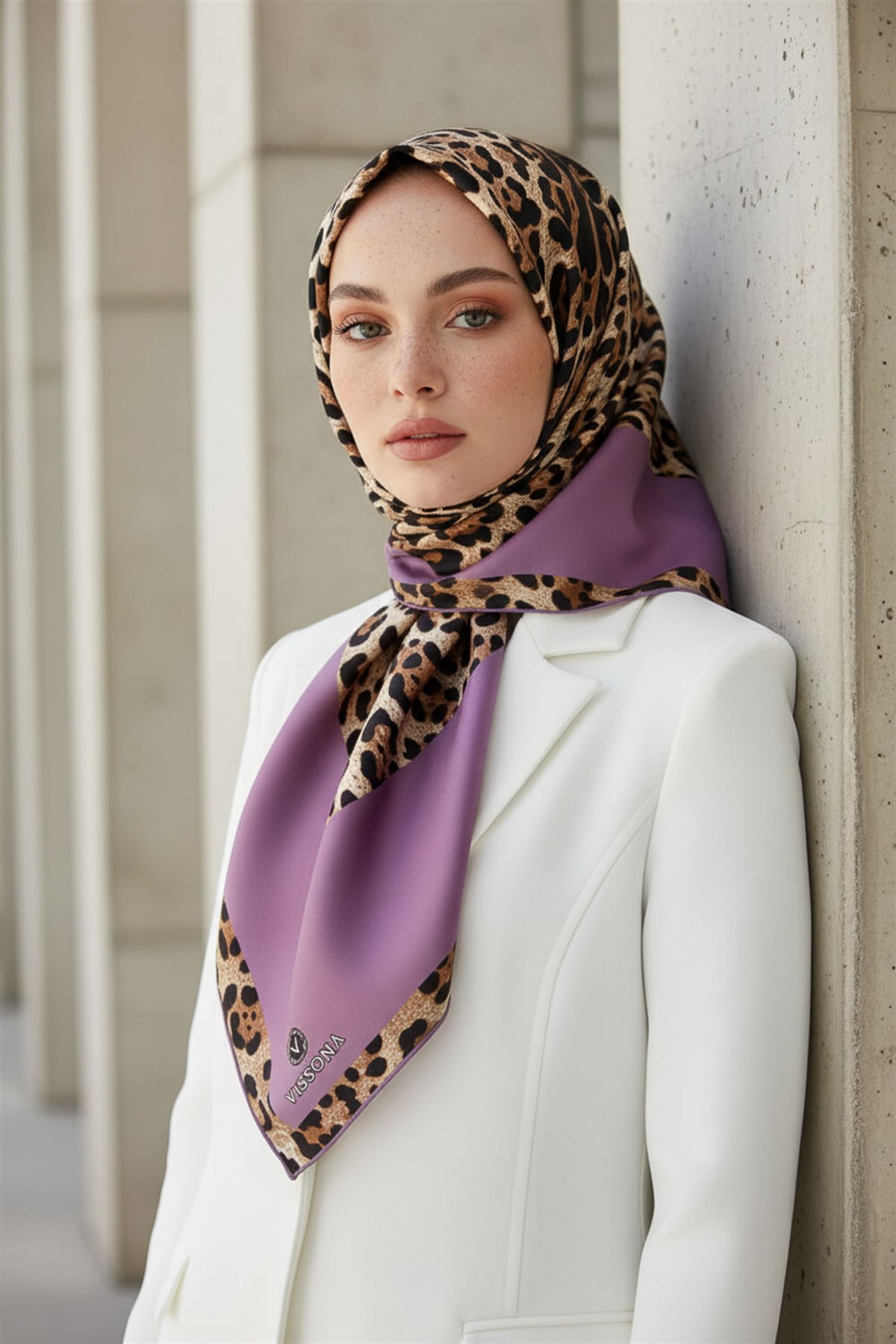 %100 Twill İpek Leopar Desenli Sirke Renkli 90x90 Eşarp Dikim Şekli : El Dikişi