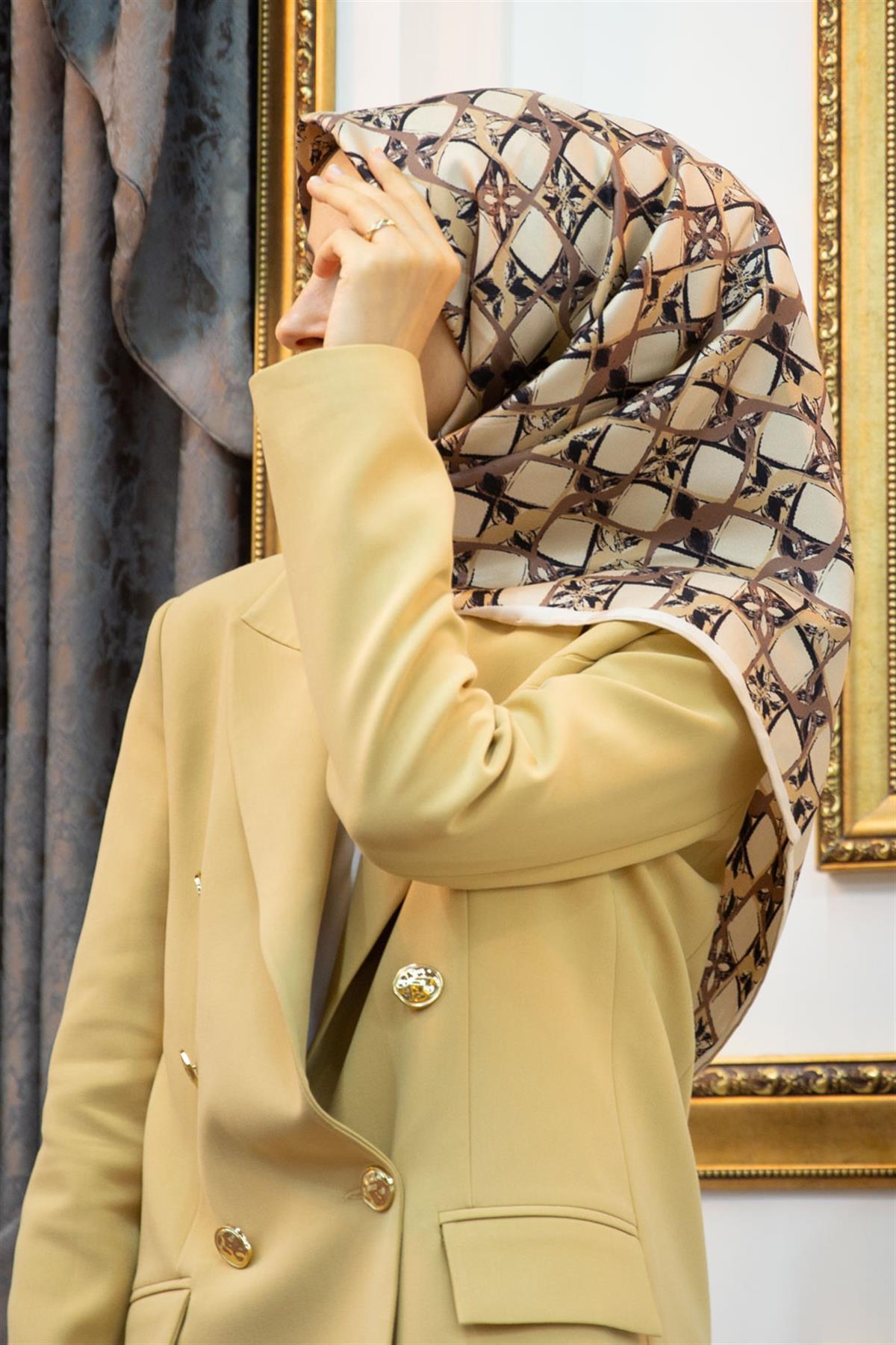 %100 Twill İpek Geometrik Desenli Taş Renkli 90x90 Eşarp Dikim Şekli : El Dikişi