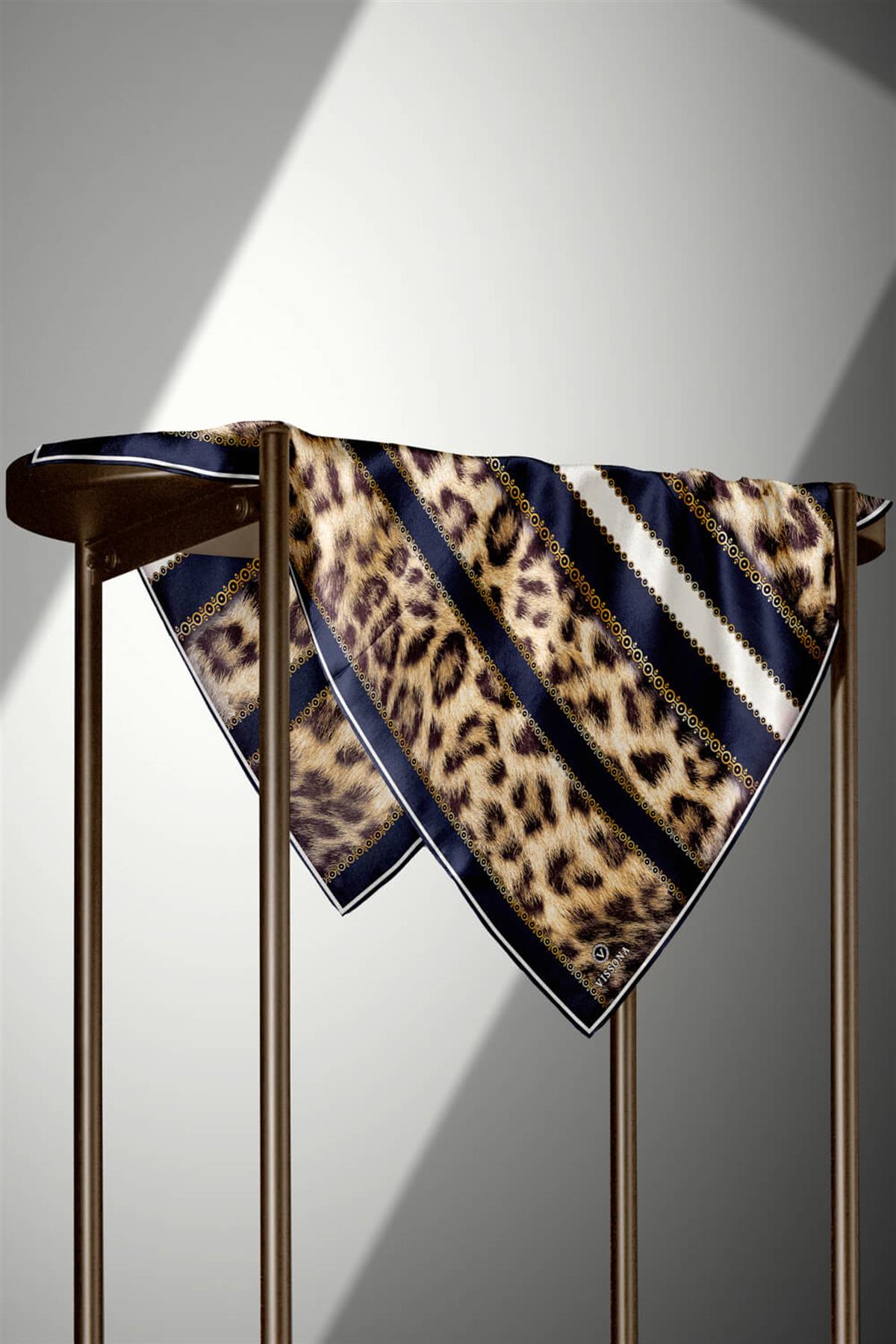 %100 Twill İpek Leopar Desenli Lacivert - Krem Renkli 90x90 Eşarp Dikim Şekli : El Dikişi