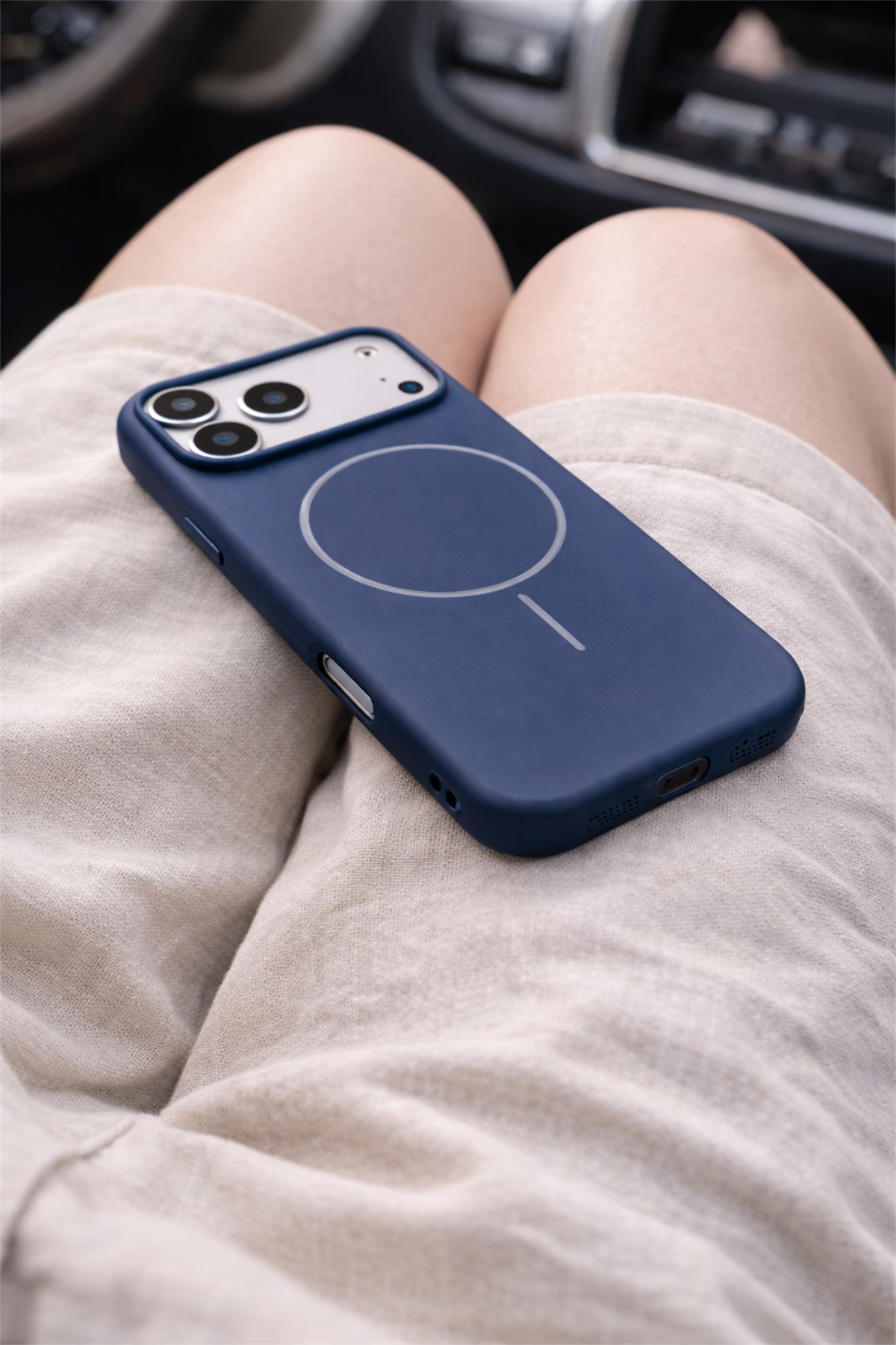 iPhone 17 Pro Uyumlu İçi Kadife Magsafe Wireless Şarj Özellikli Lacivert Renkli Telefon Kılıfı