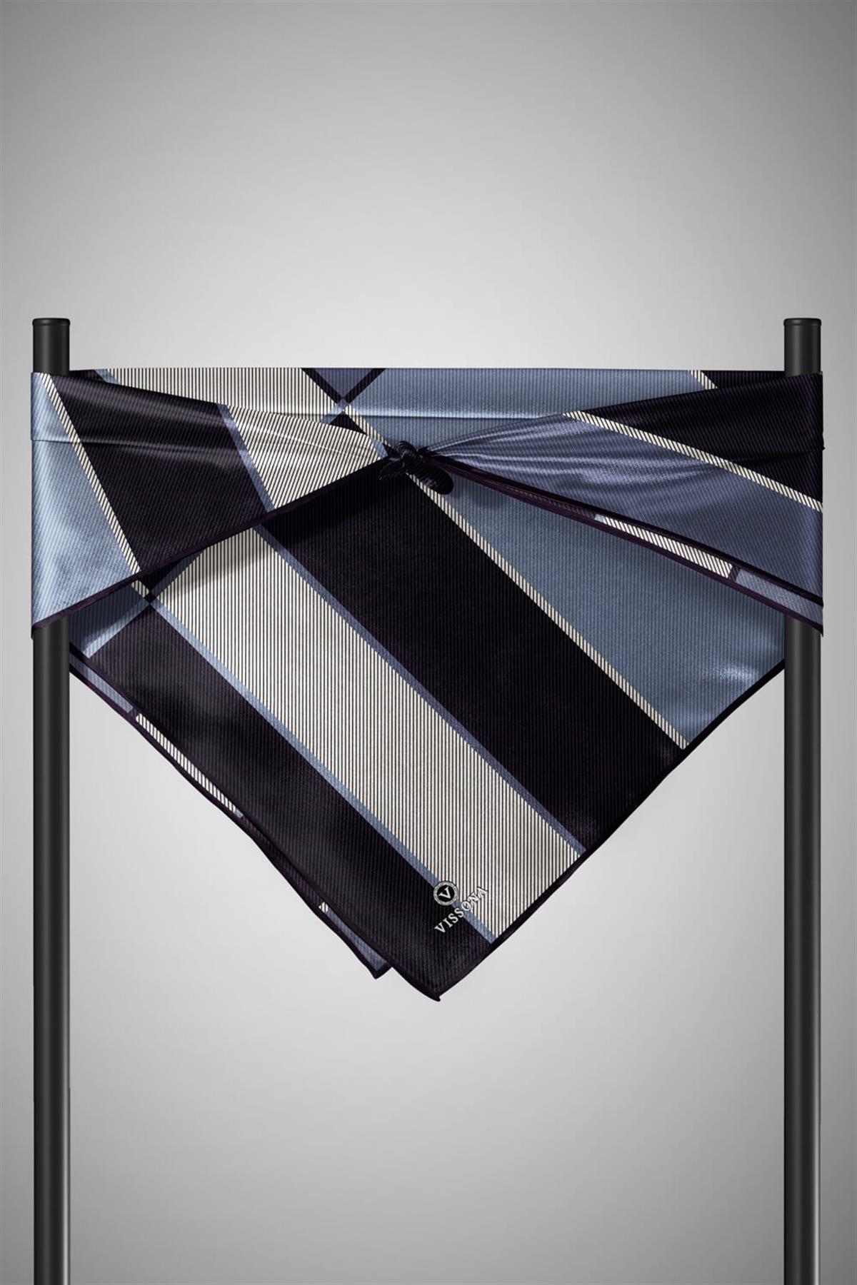 %100 Twill İpek Geometrik Desenli İndigo Renkli 90x90 Eşarp Dikim Şekli : El Dikişi