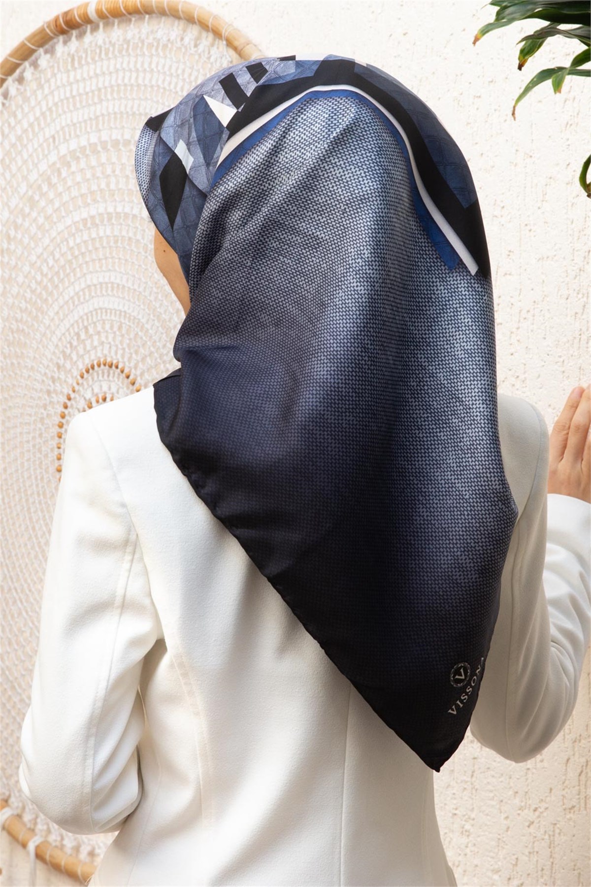 %100 Twill İpek Eşarp 90x90 Modern Geometrik Desenli El Dikişli Kadın Eşarp
