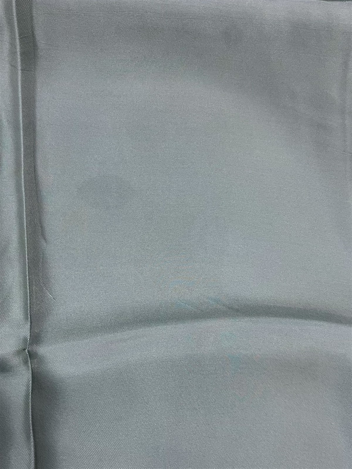 Viskon Twill İpek Az Hatalı Küf Yeşili Renkli 90x90 Düz Eşarp Dikim Şekli : El Dikişi