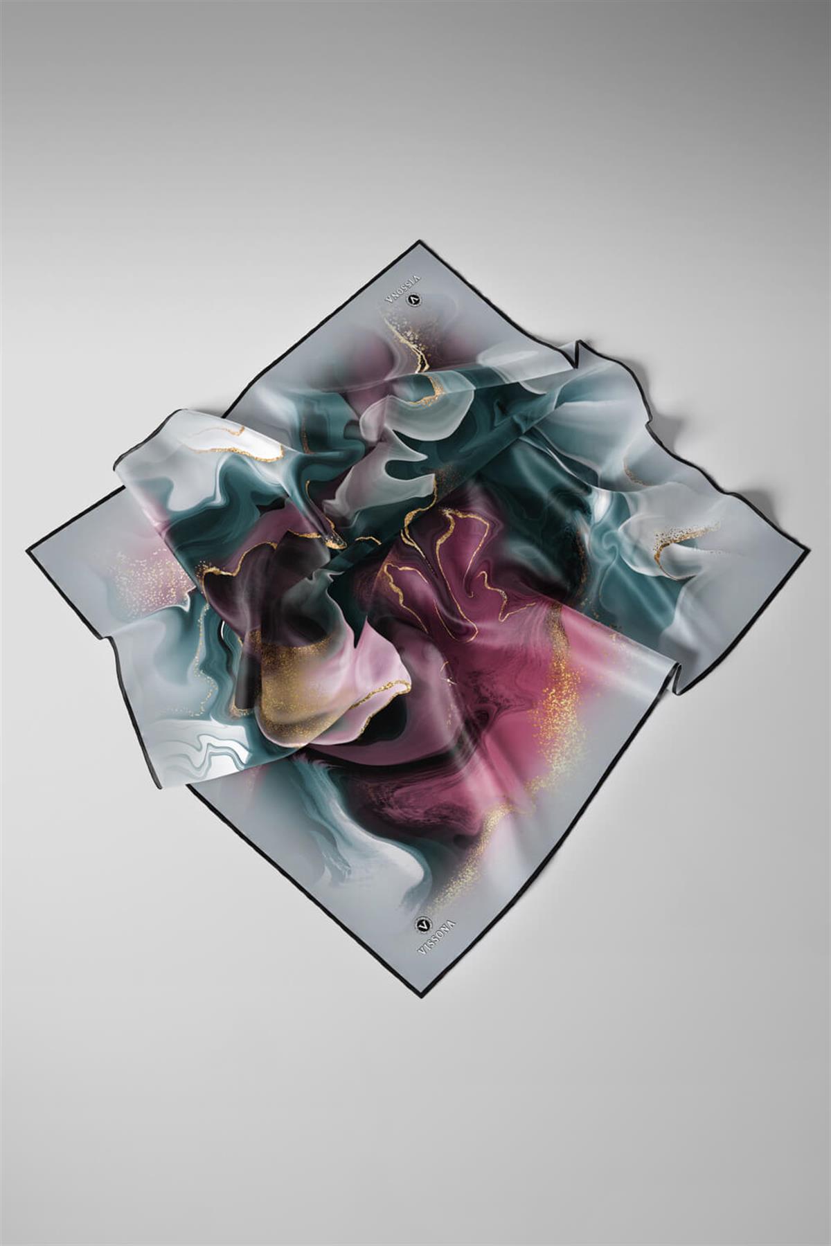 %100 Twill İpek Batik Desenli Petrol Yeşili - Mürdüm Renkli 90x90 Eşarp Dikim Şekli : El Dikişi