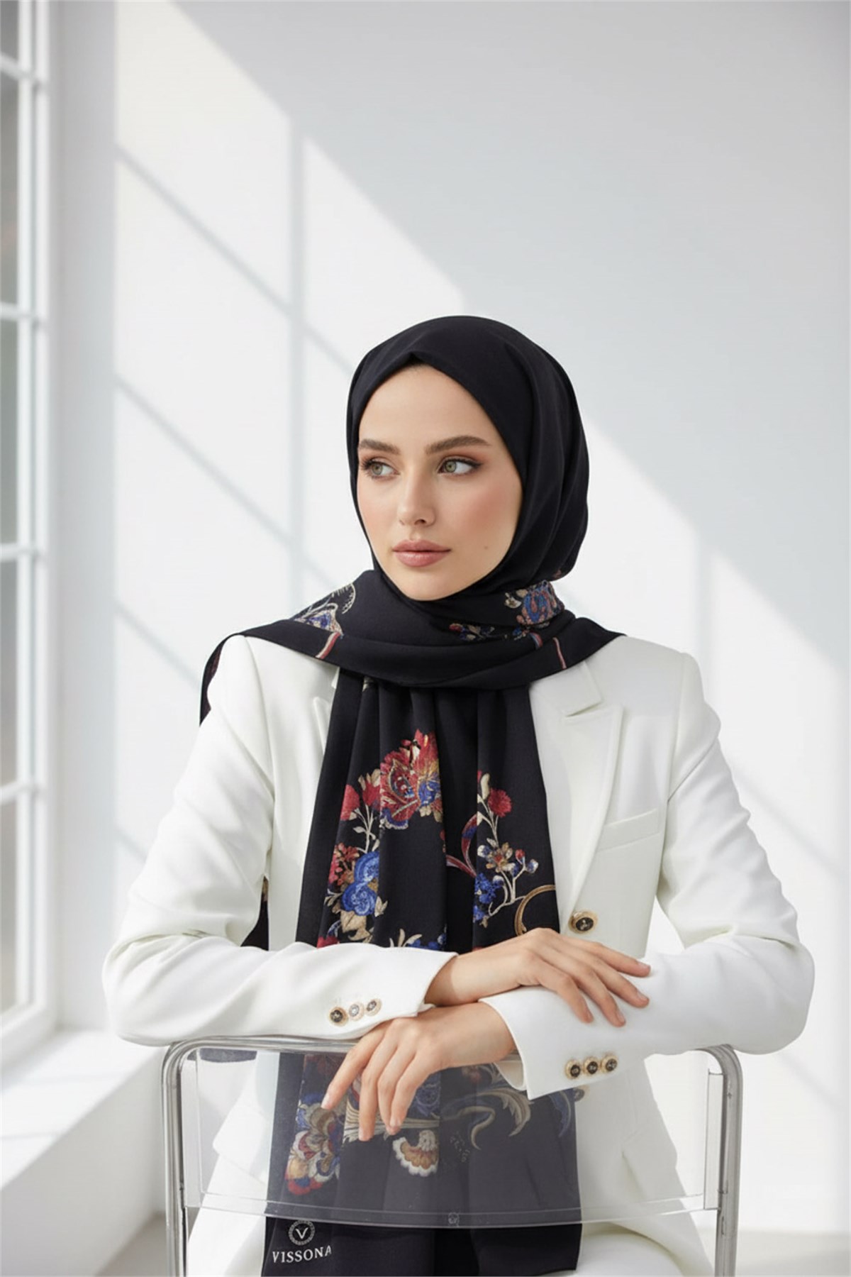KREP NAKIŞ ÇİÇEK DESENLİ SİYAH RENKLİ 75X195 KIRIŞMAZ ŞAL