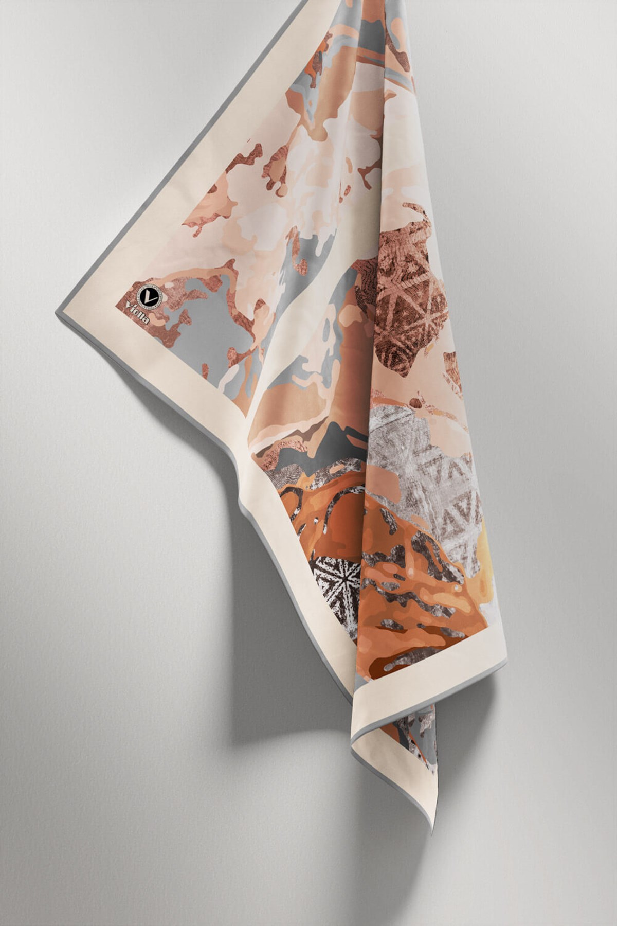 Kristal Batikli Ve Etnik Desenli Somon Renkli 90x90 Eşarp (İpek İçermez) Kenar Dikiş Şekli El Dikişli