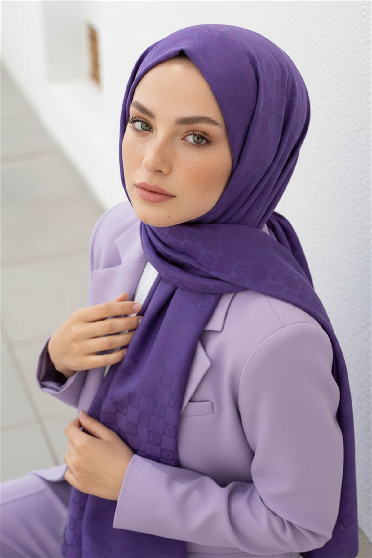 Vissona %57 İPEK %43 PAMUK Monogram Desenli Mor Renkli Şal -  70x190 Dikiş Tipi İtalyan Dikişli
