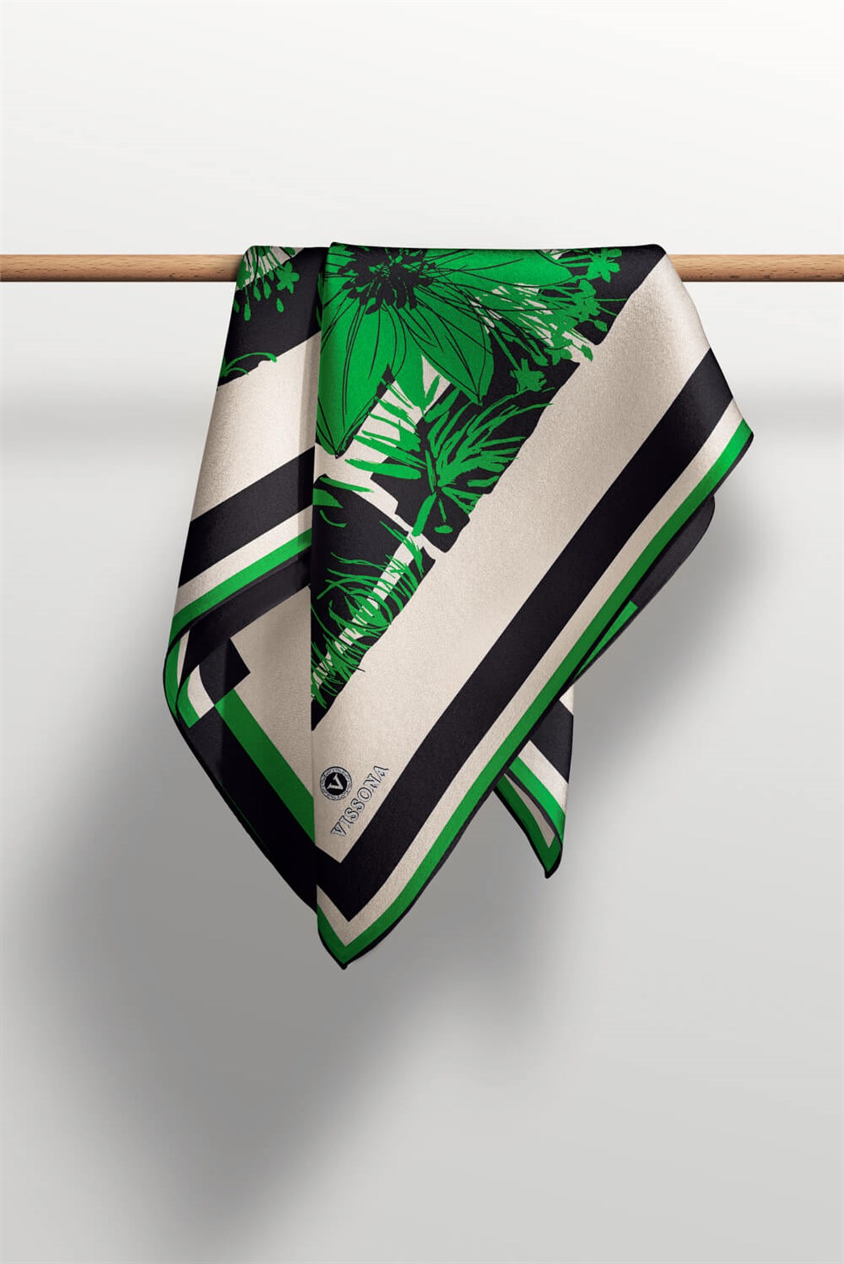 %100 Twill İpek Çiçekli ve Geometrik Desenli Benetton Yeşili - Siyah Renkli 90x90 Eşarp Dikim Şekli : El Dikişi