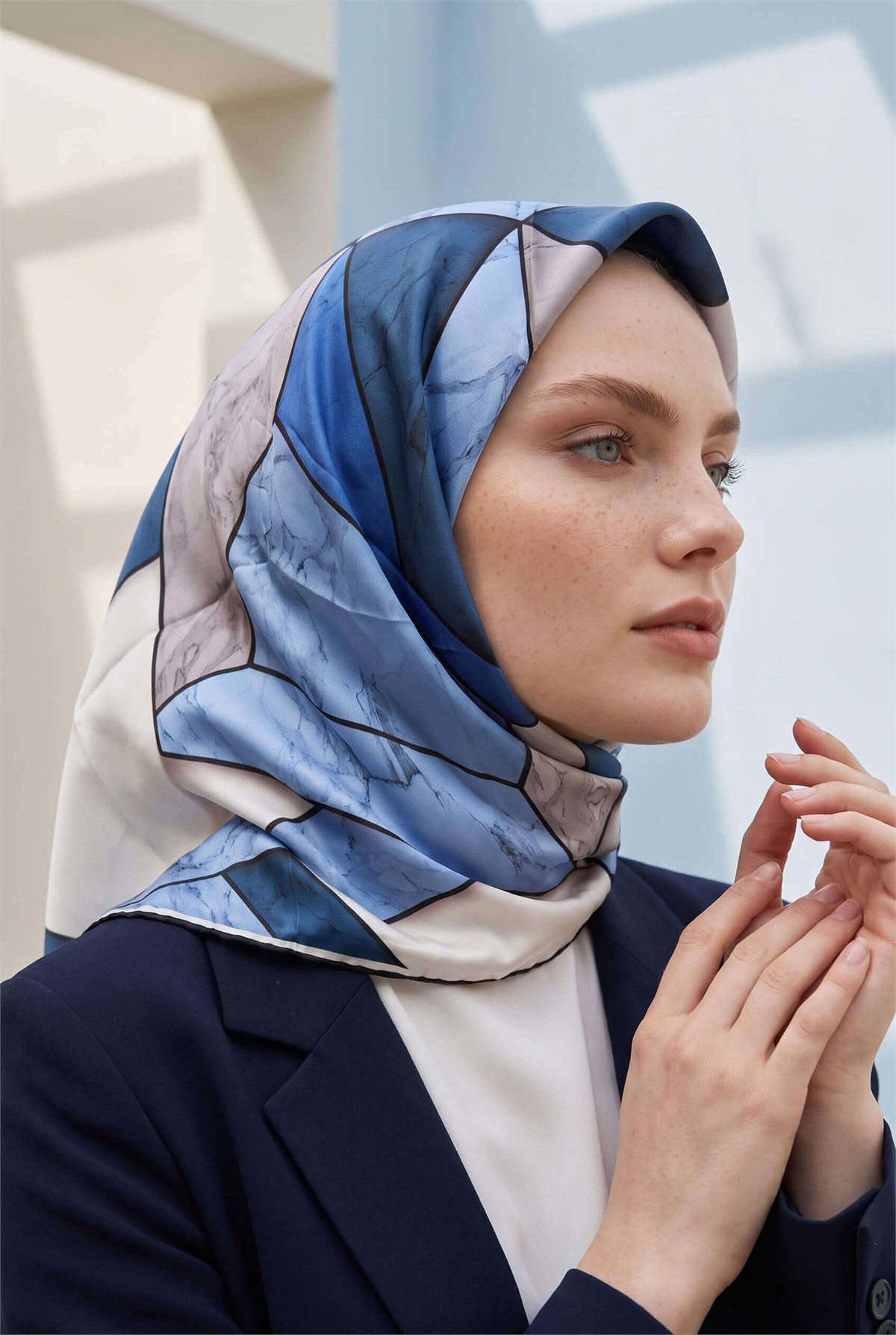 Rayon Mermer Desenli İndigo - Lacivert Renkli 90x90 Eşarp (İpek İçermez) Kenar Dikiş Şekli El Dikişli